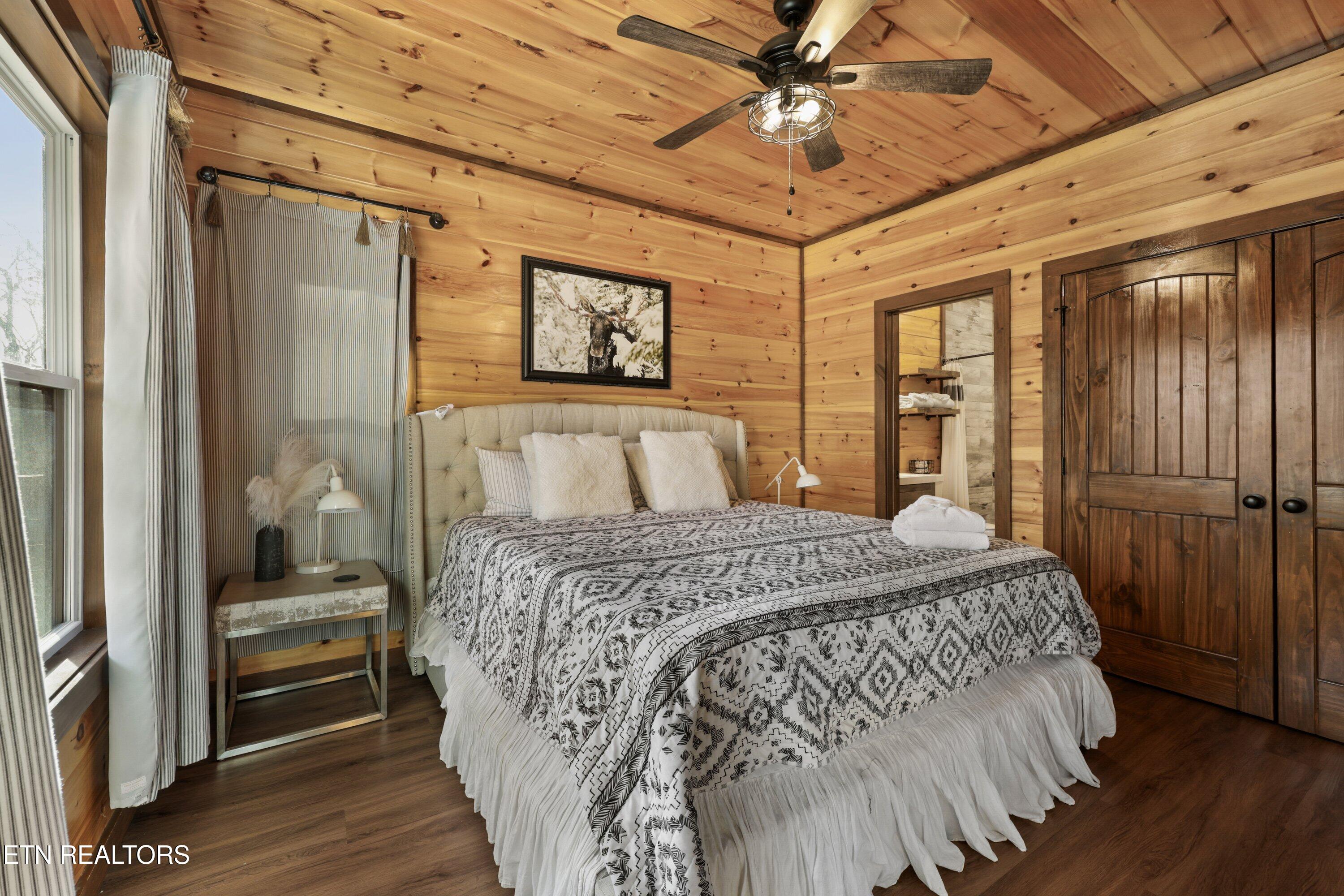 2529 Mountain Holly Way Sevierville TN 37862