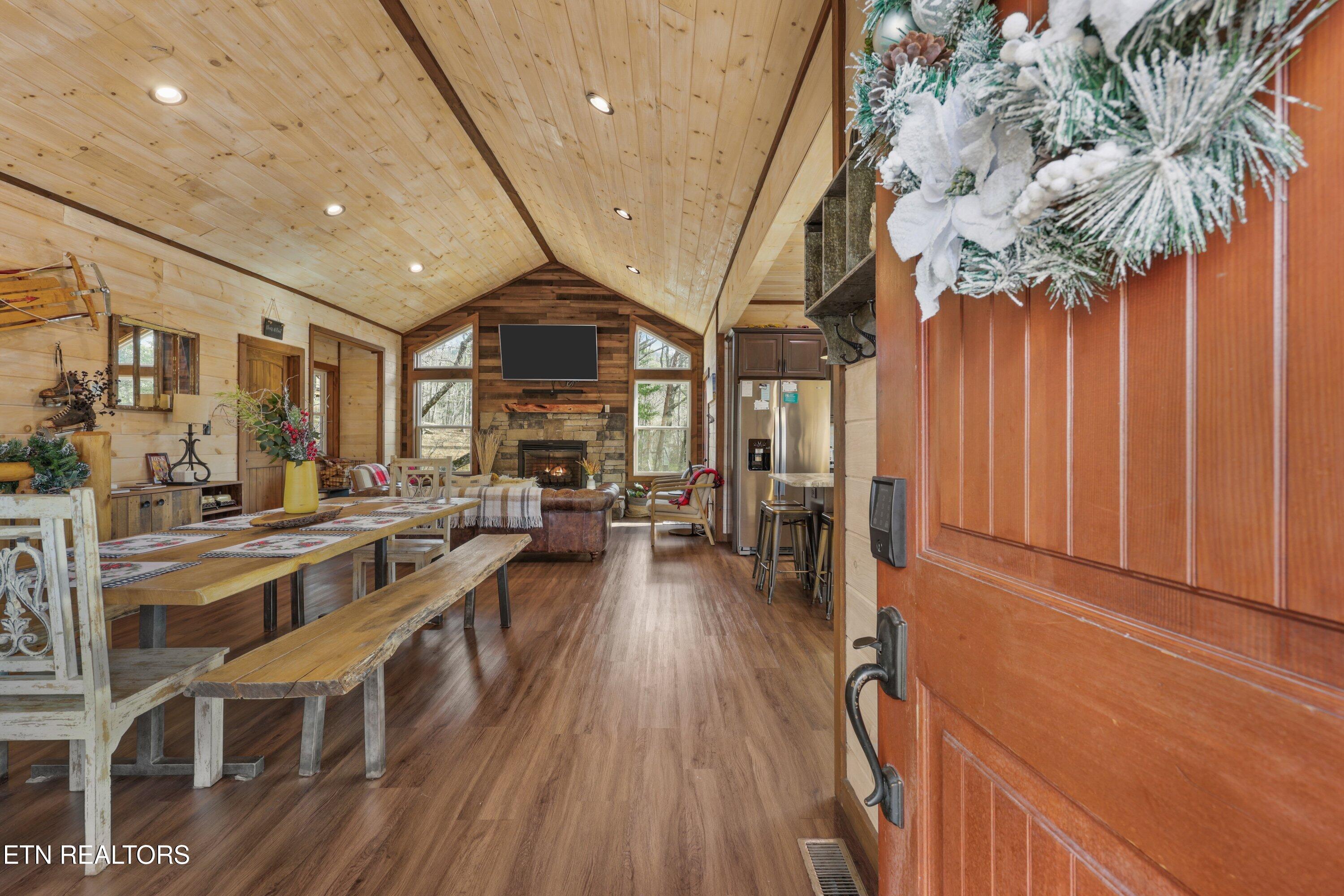 2529 Mountain Holly Way Sevierville TN 37862