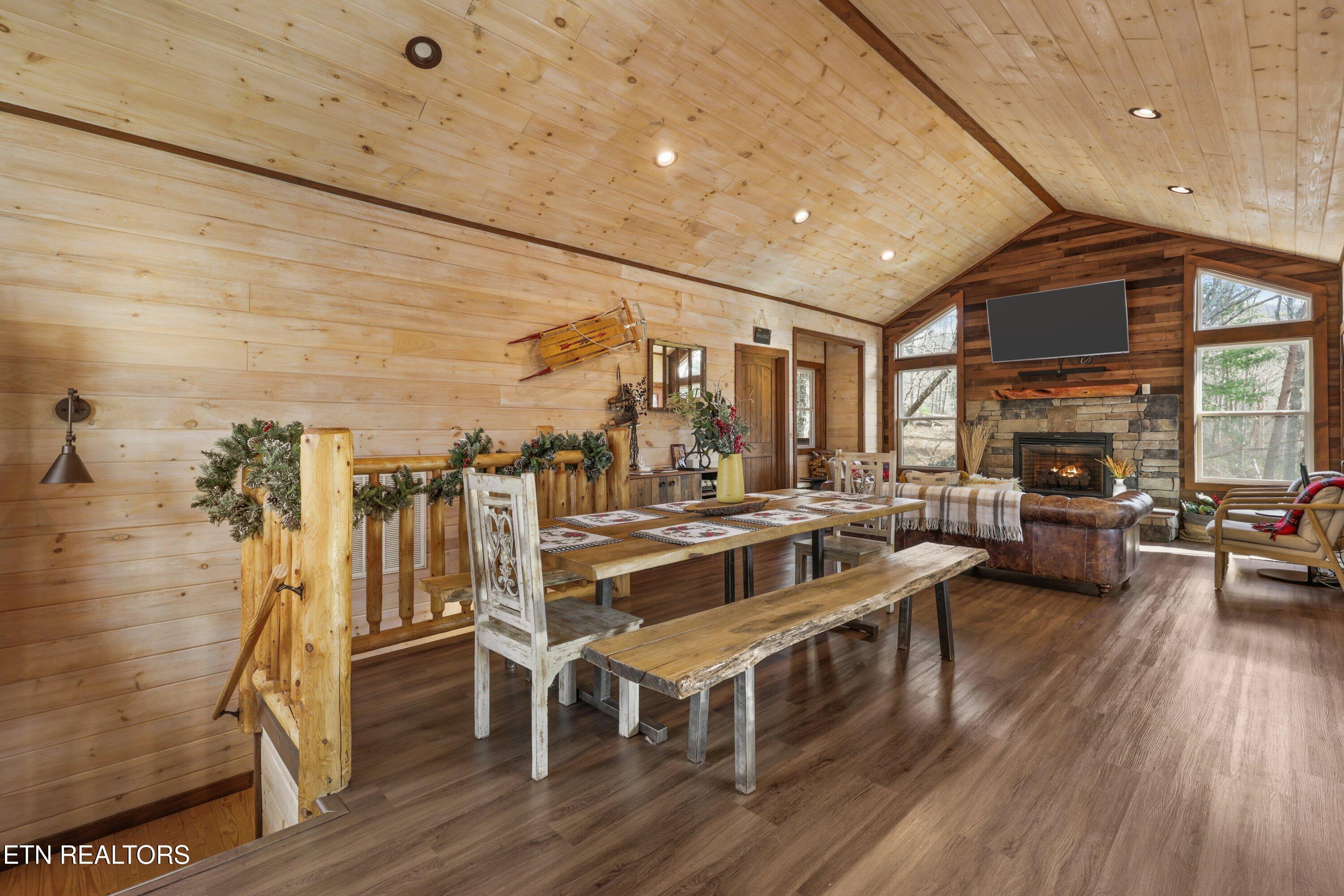 2529 Mountain Holly Way Sevierville TN 37862
