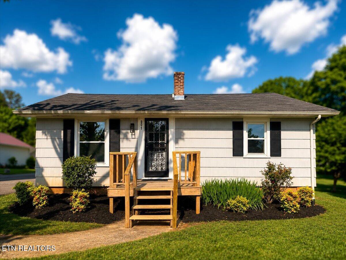 901 Mayes Avenue Sweetwater TN 37874