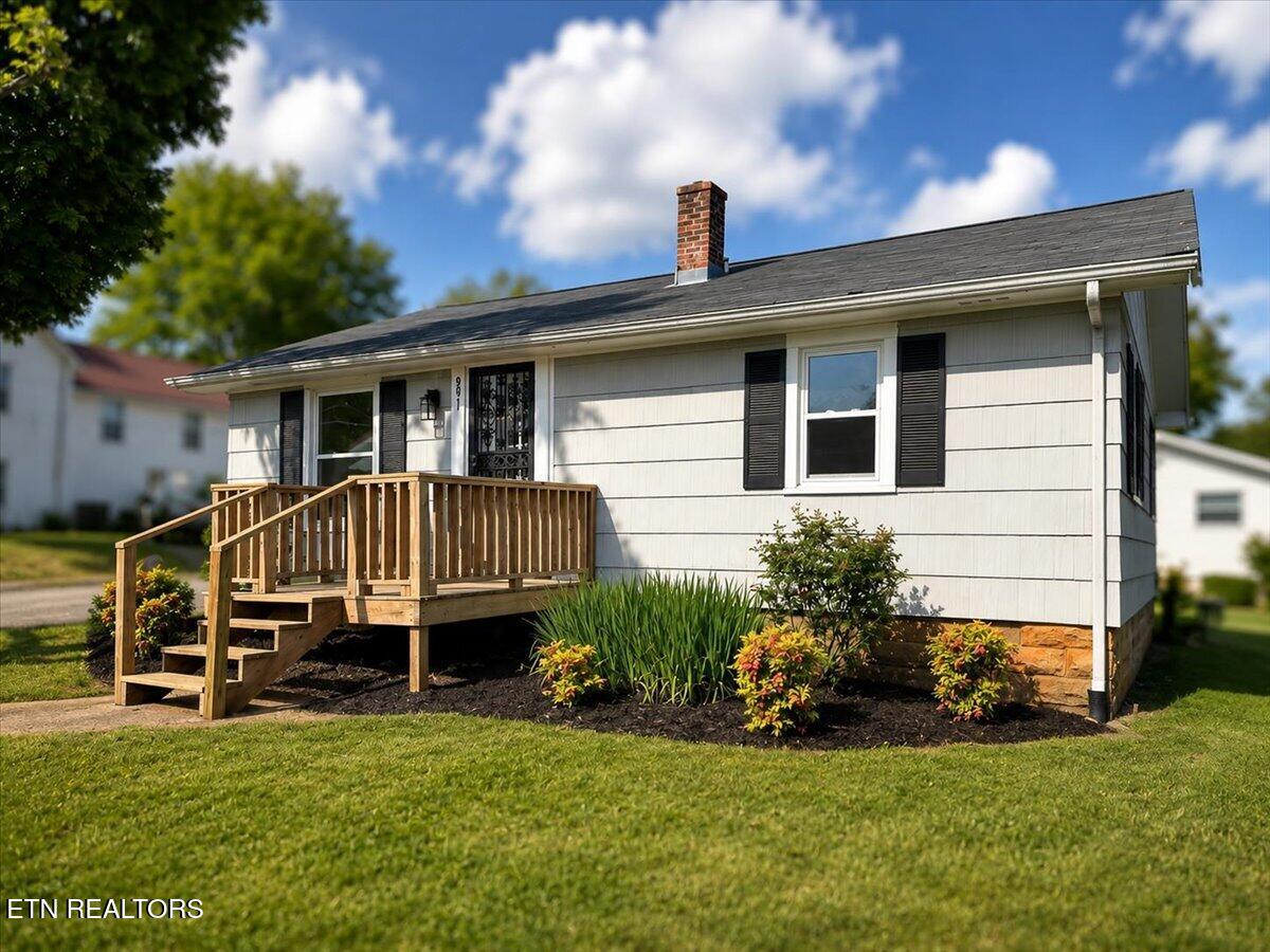 901 Mayes Avenue Sweetwater TN 37874