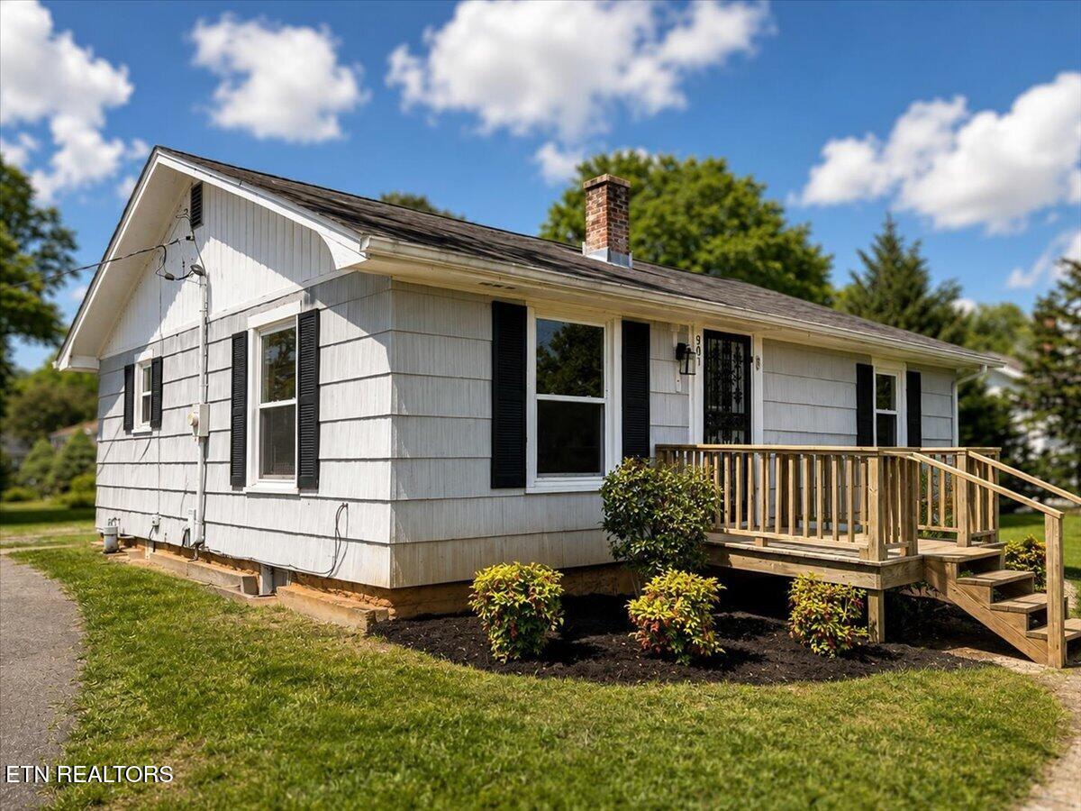 901 Mayes Avenue Sweetwater TN 37874