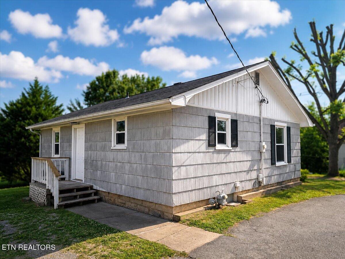 901 Mayes Avenue Sweetwater TN 37874