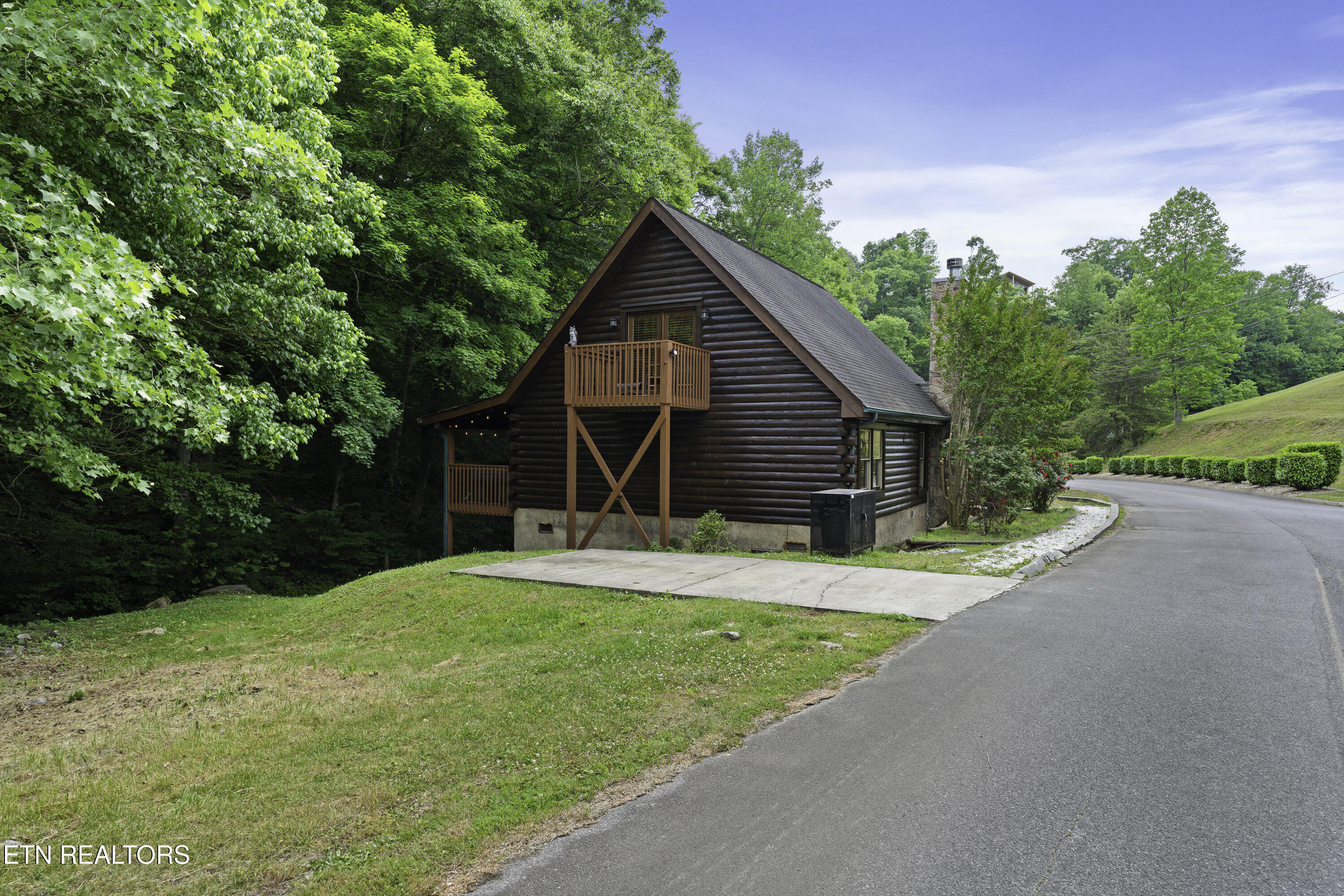 1316 Wedge Tailed Lane Sevierville TN 37876