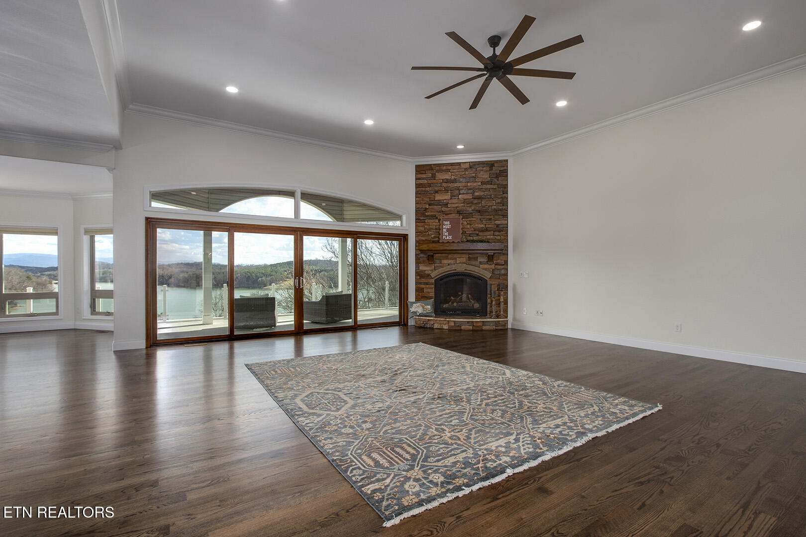 130 Lake Vista Drive Greenback TN 37742
