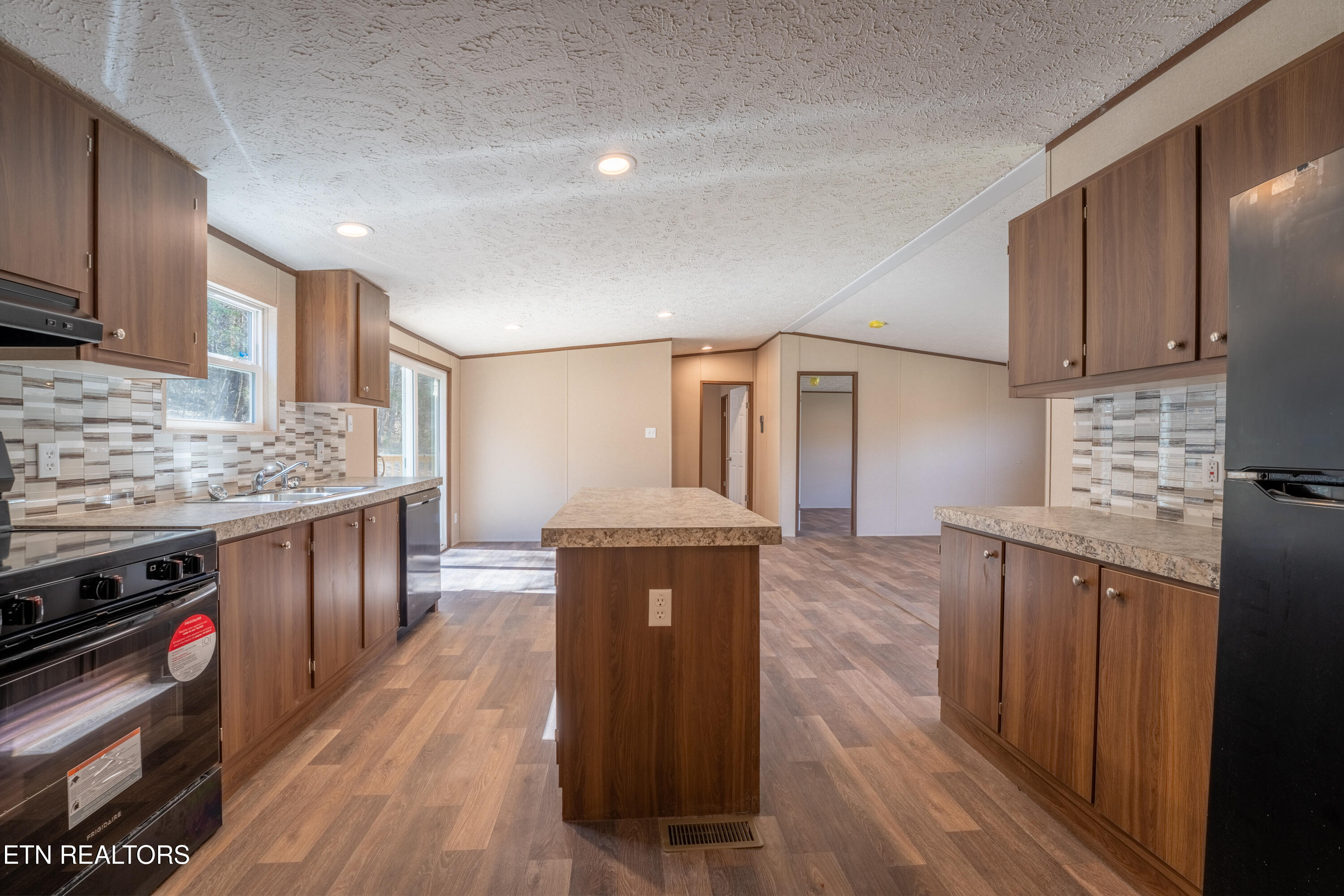 1593 Sweetwater Road Philadelphia TN 37846
