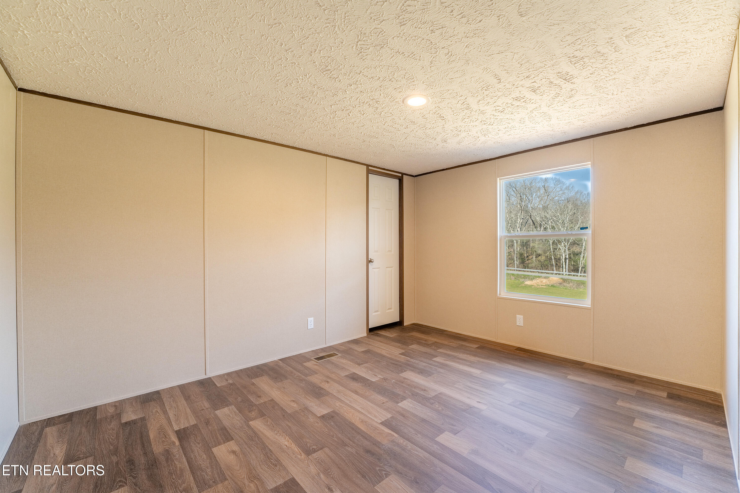 1593 Sweetwater Road Philadelphia TN 37846