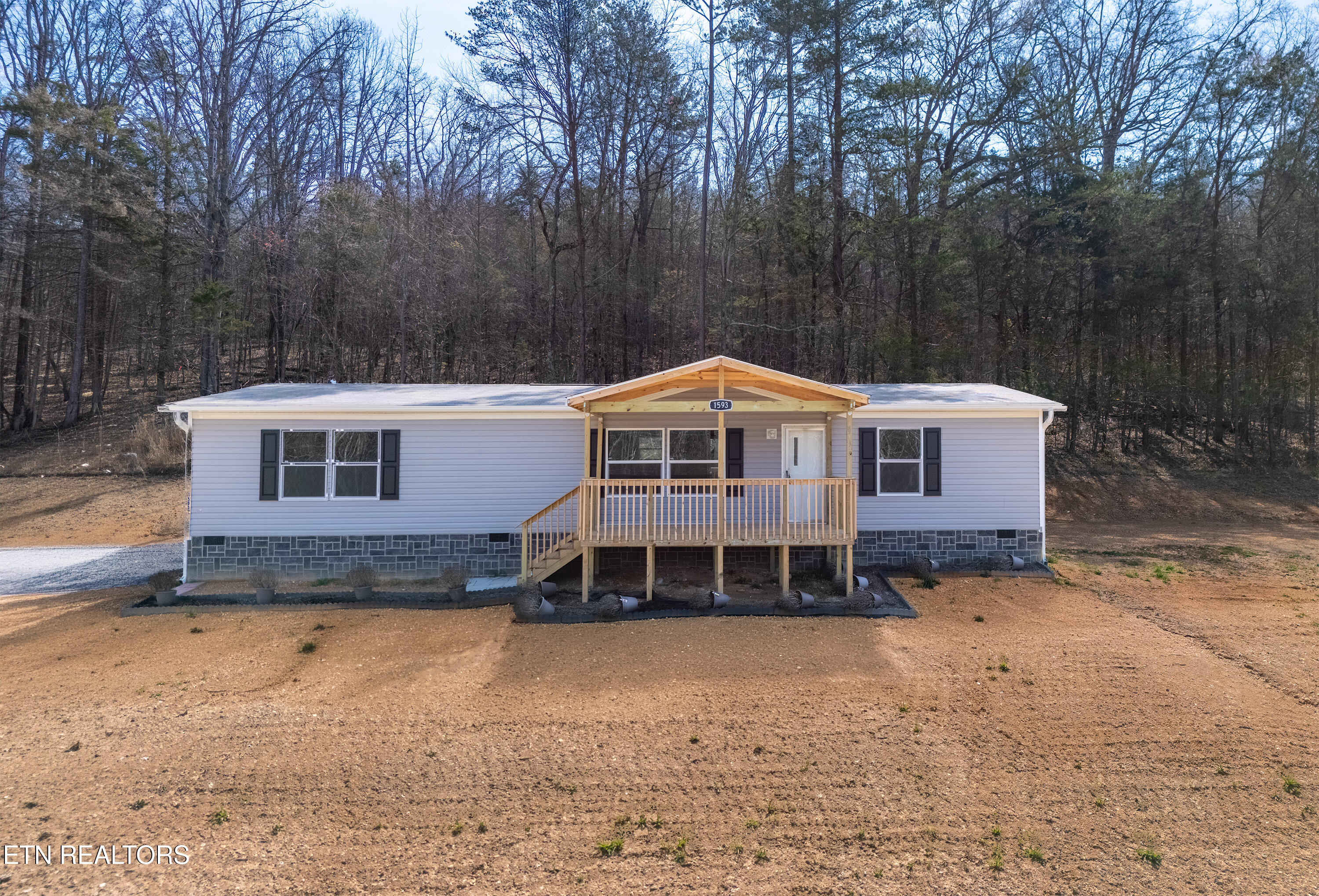 1593 Sweetwater Road Philadelphia TN 37846