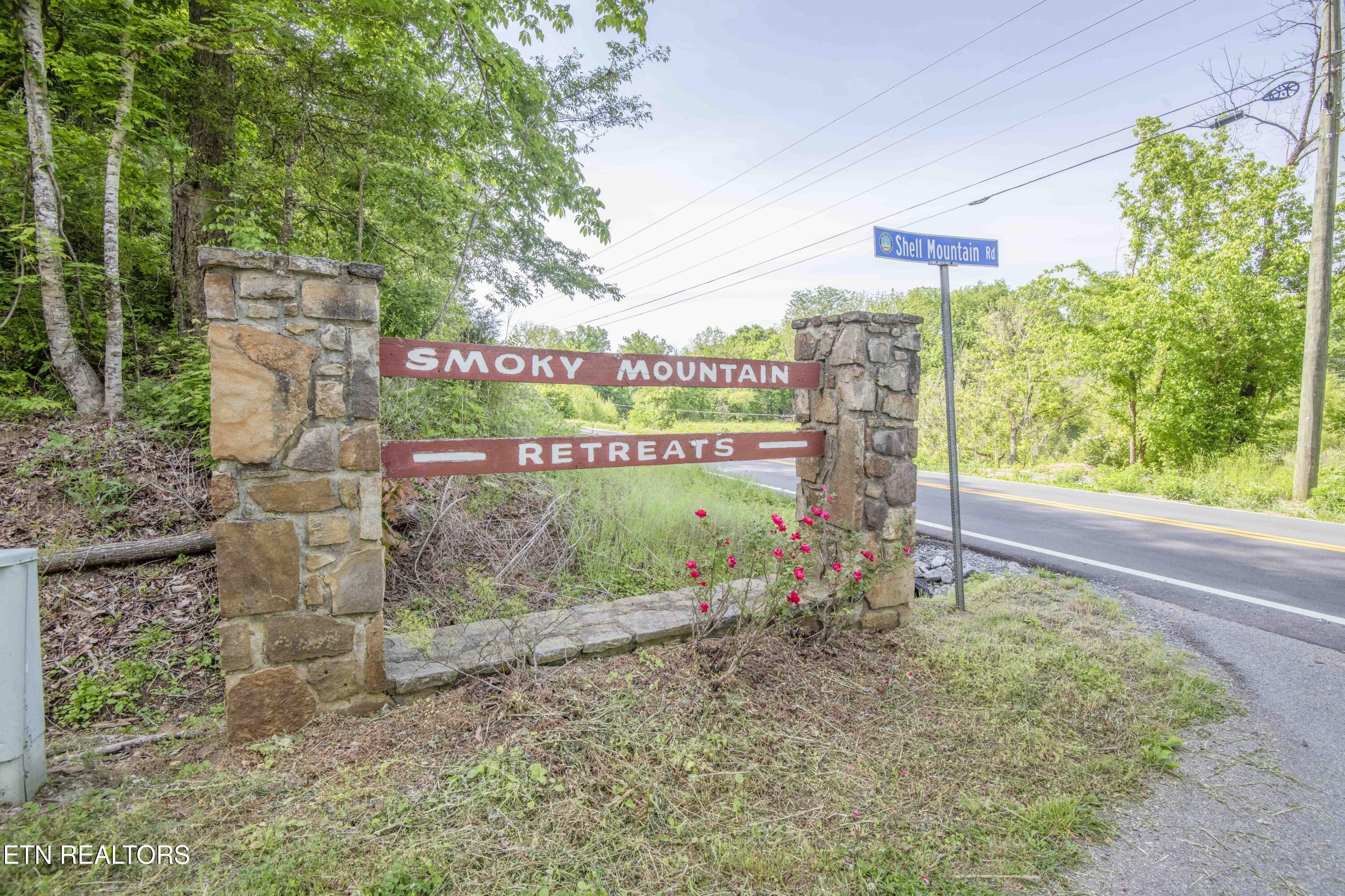1033 Shell Mountain Road Sevierville TN 37876