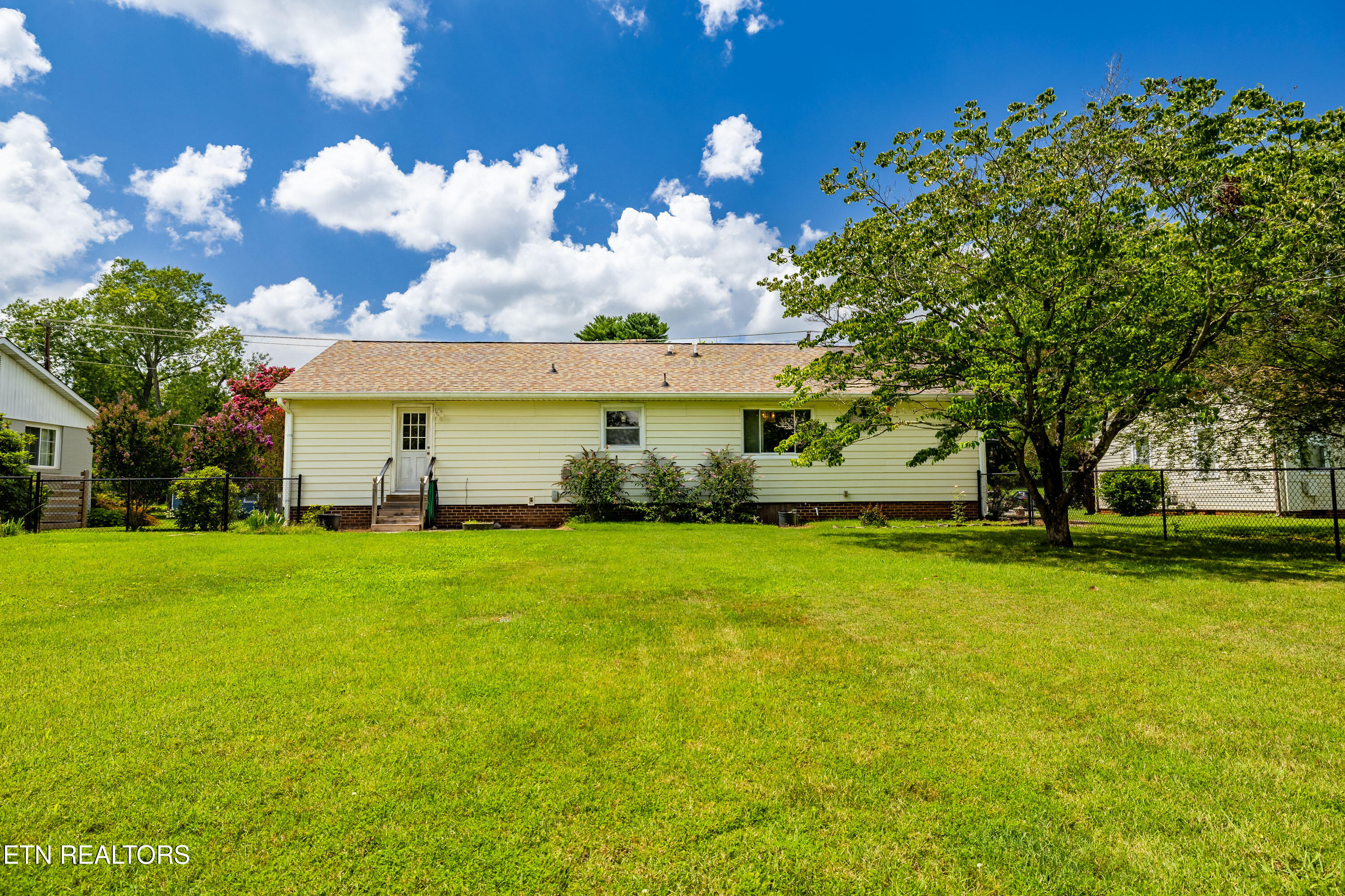 1218 Redwood Avenue Maryville TN 37803