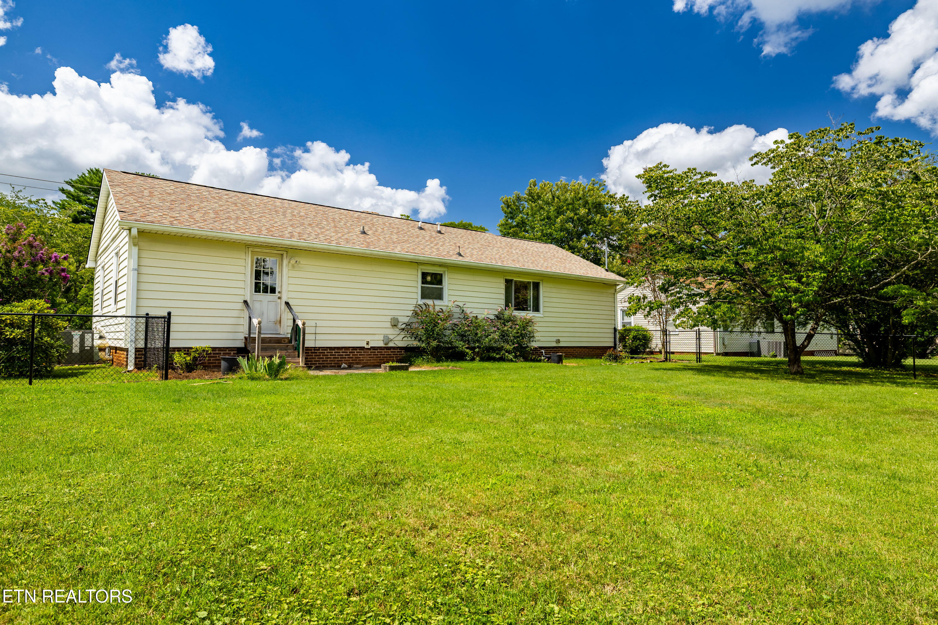 1218 Redwood Avenue Maryville TN 37803
