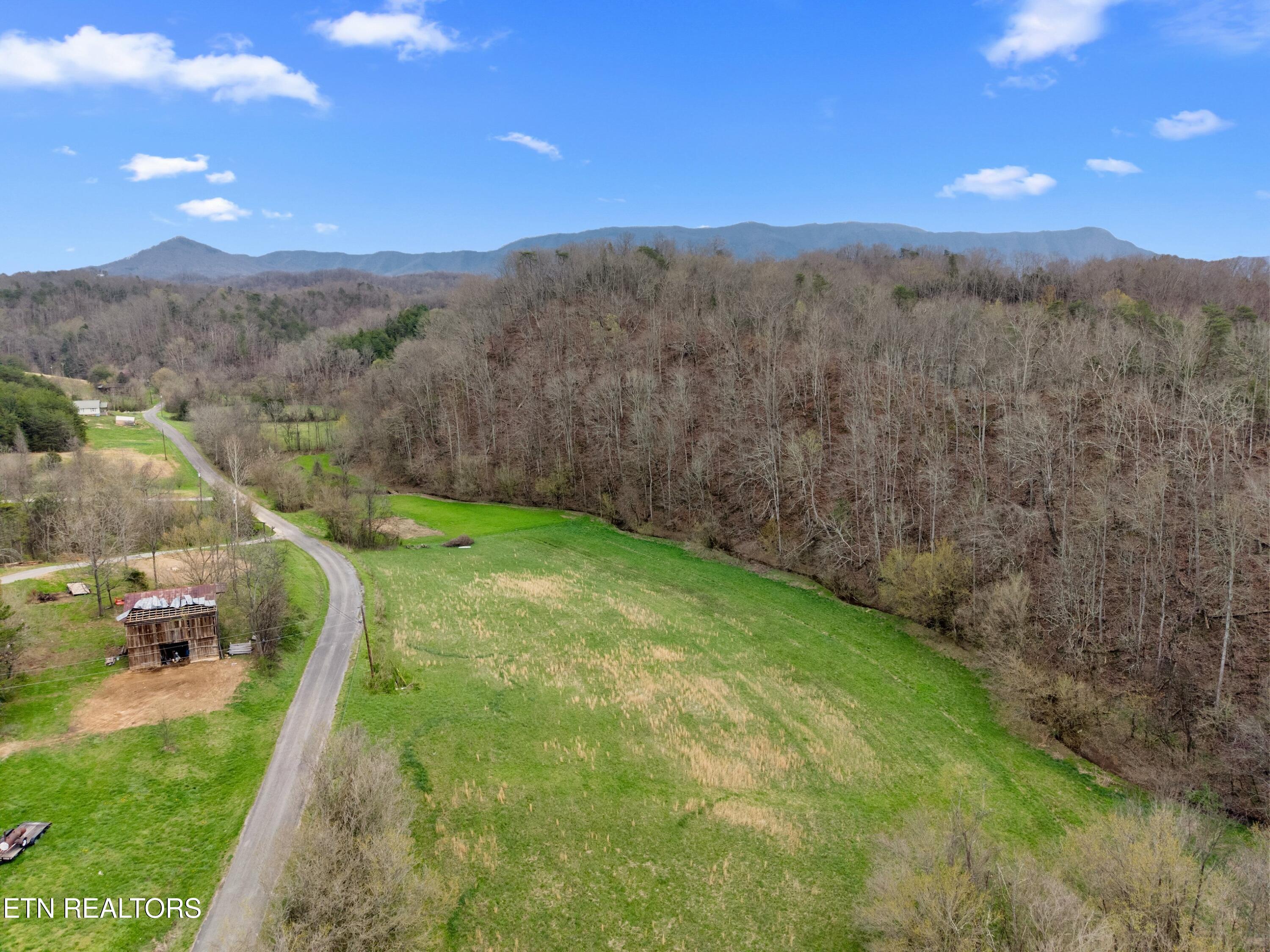 2357 Hall Road Dandridge TN 37725