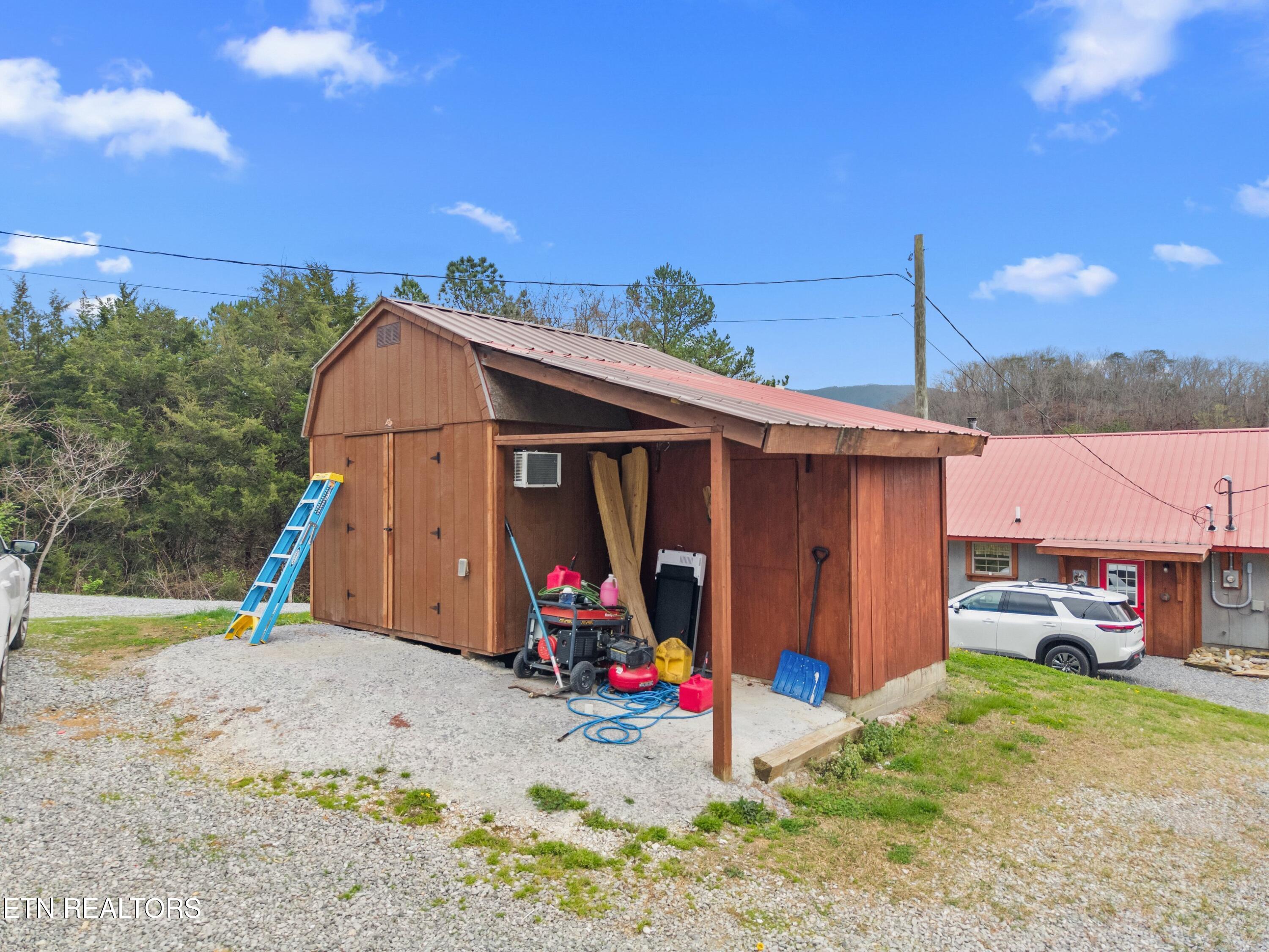 2357 Hall Road Dandridge TN 37725