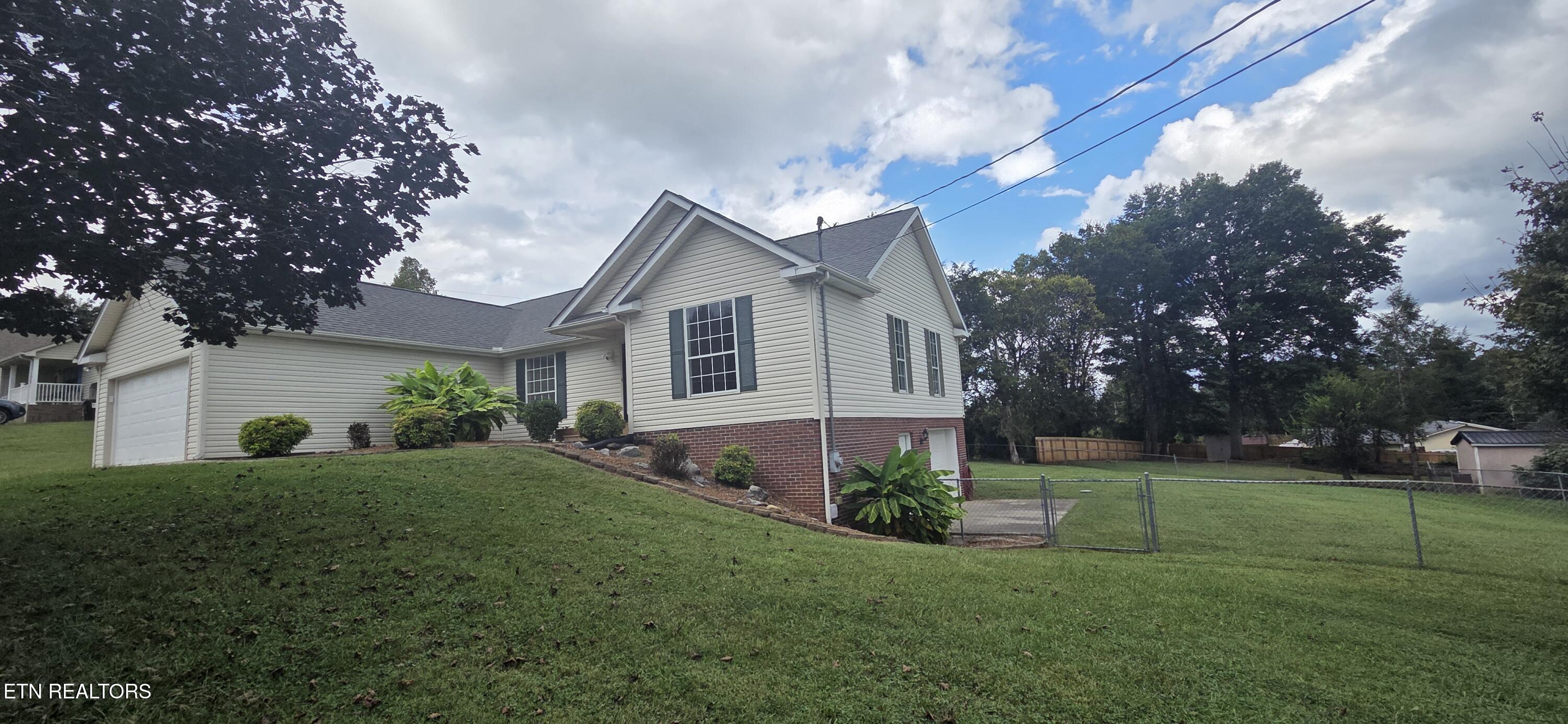 220 Roundup Lane Lenoir City TN 37772