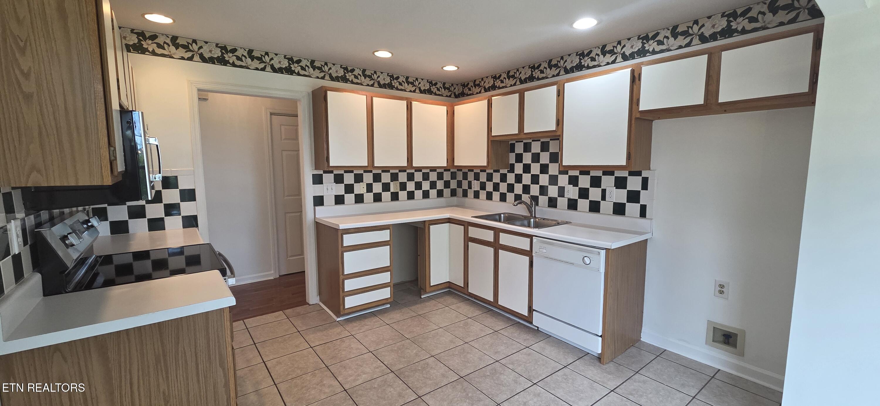 220 Roundup Lane Lenoir City TN 37772