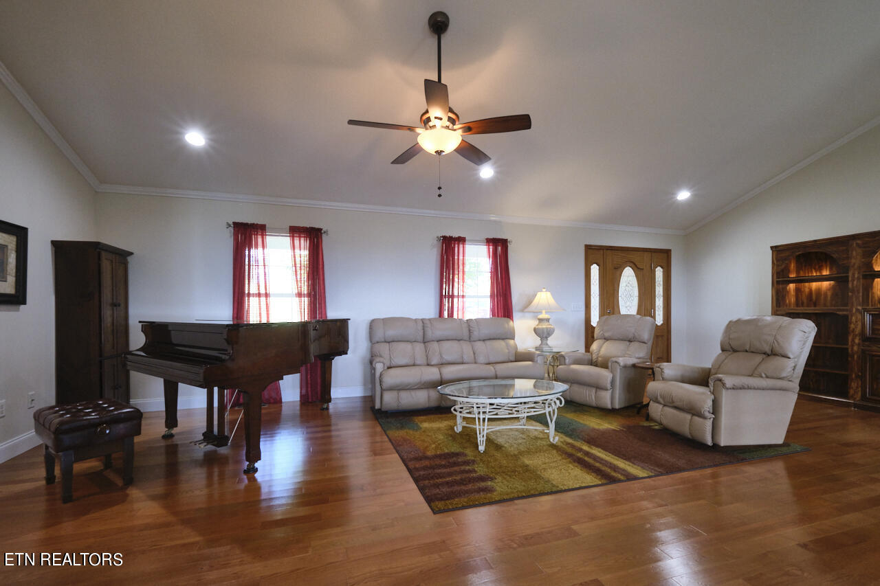 132 Skyline Drive Dandridge TN 37725