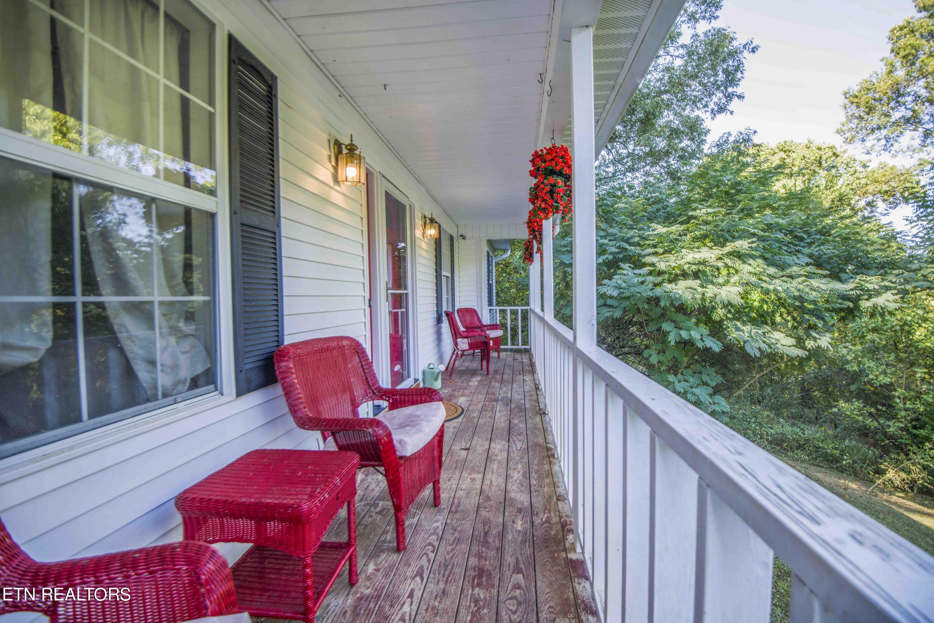 689 Mahoney Road Oliver Springs TN 37840