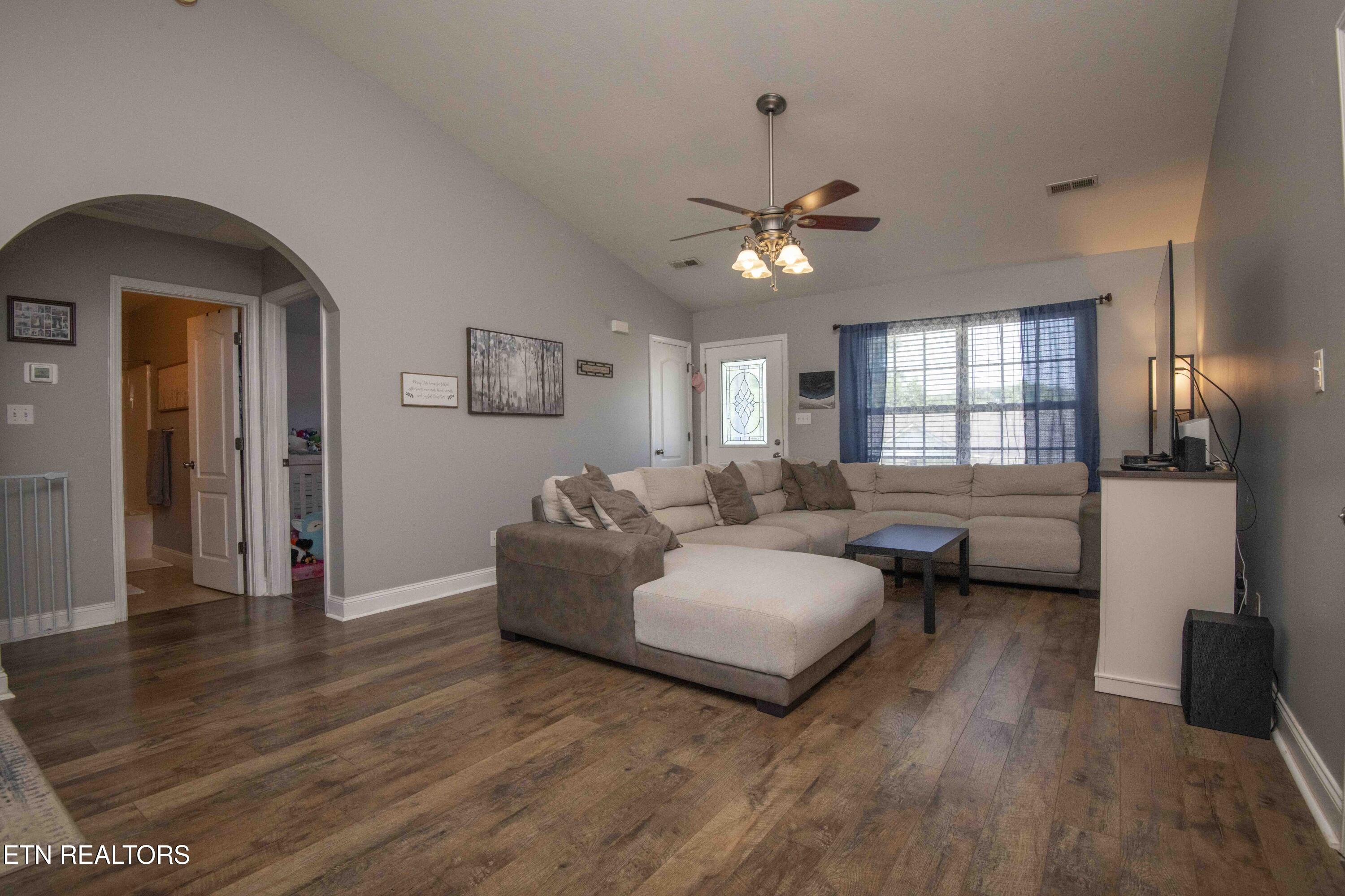 8210 Dove Wing Lane Knoxville TN 37938