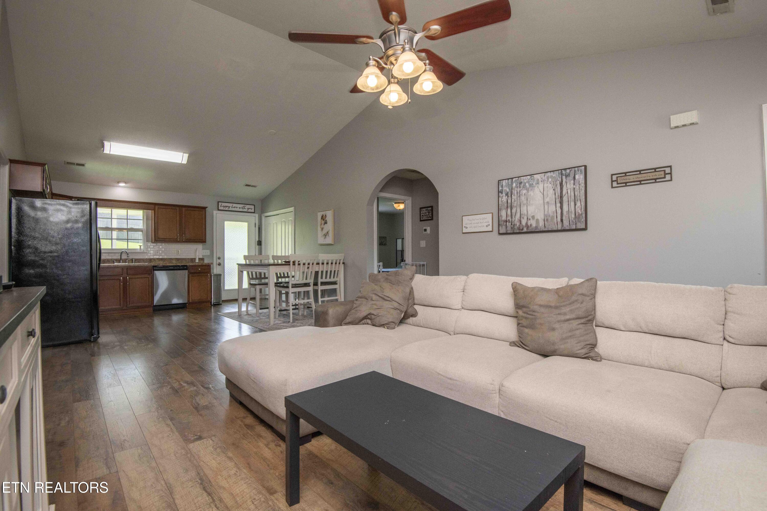 8210 Dove Wing Lane Knoxville TN 37938