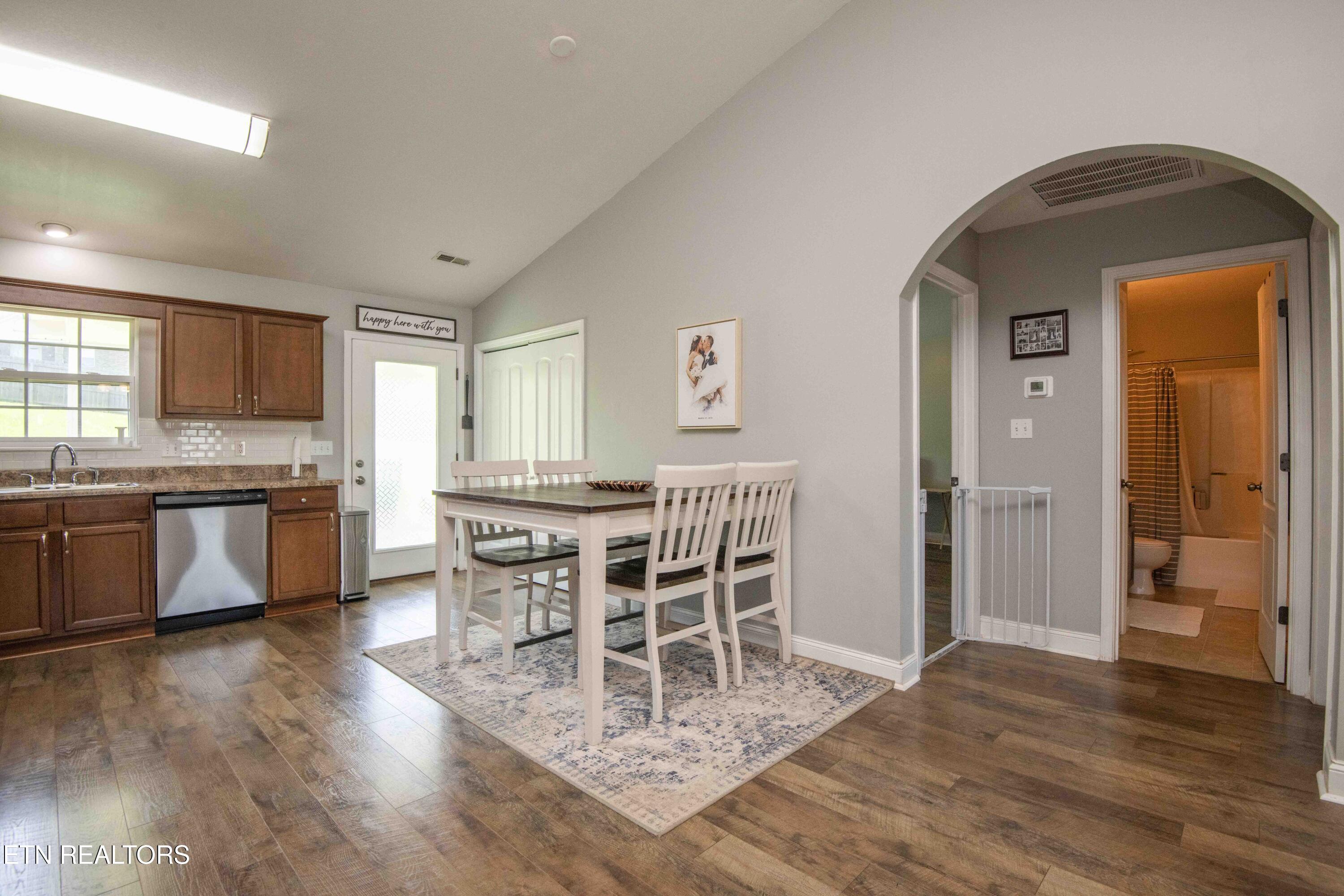 8210 Dove Wing Lane Knoxville TN 37938
