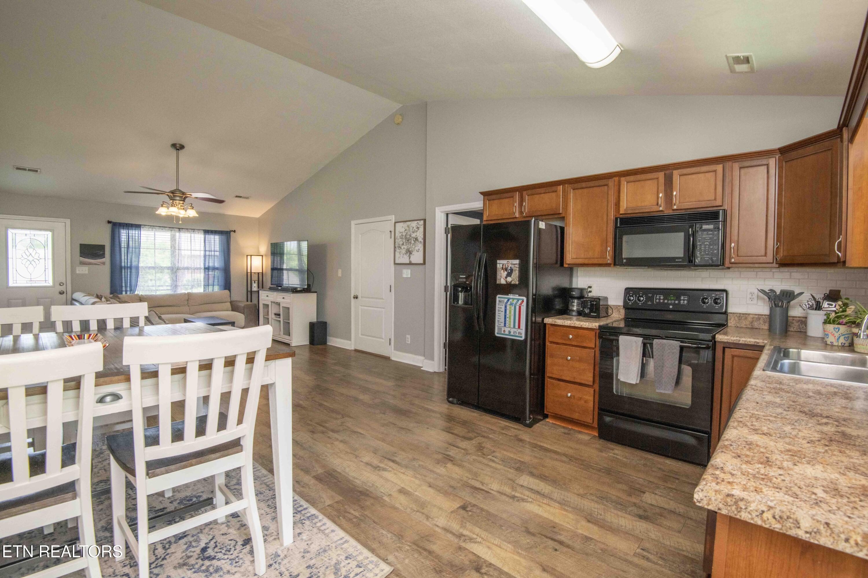 8210 Dove Wing Lane Knoxville TN 37938