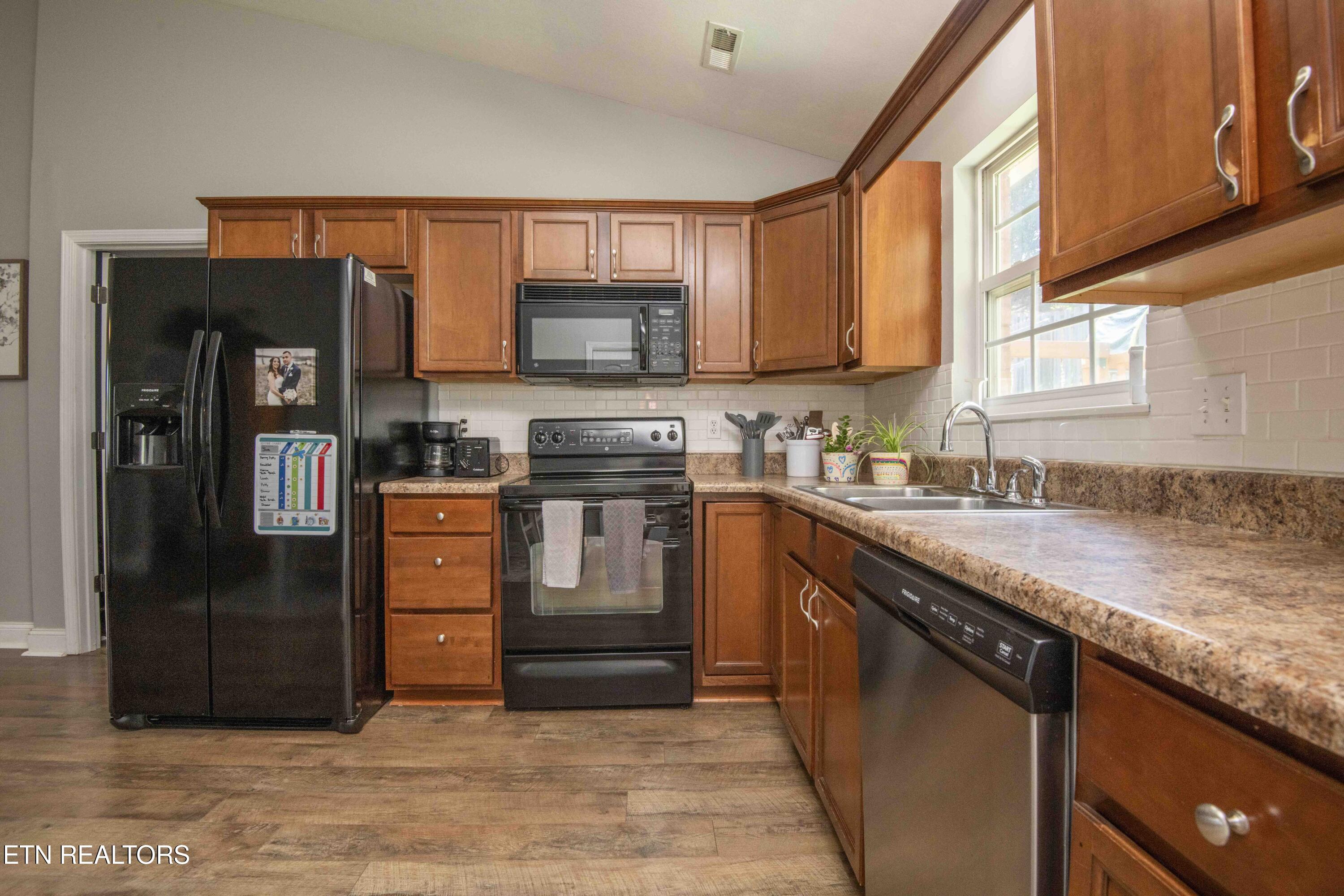 8210 Dove Wing Lane Knoxville TN 37938