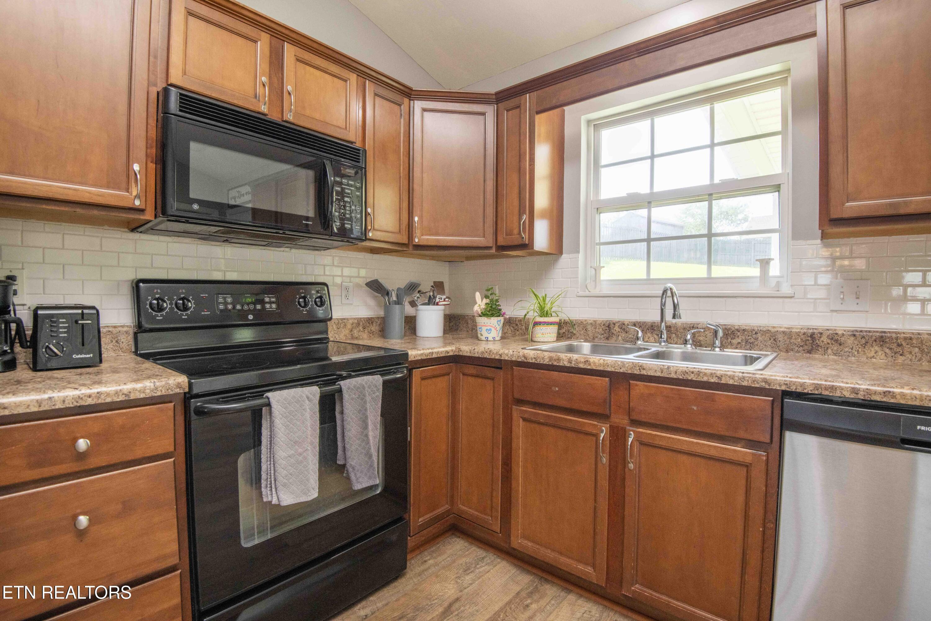 8210 Dove Wing Lane Knoxville TN 37938