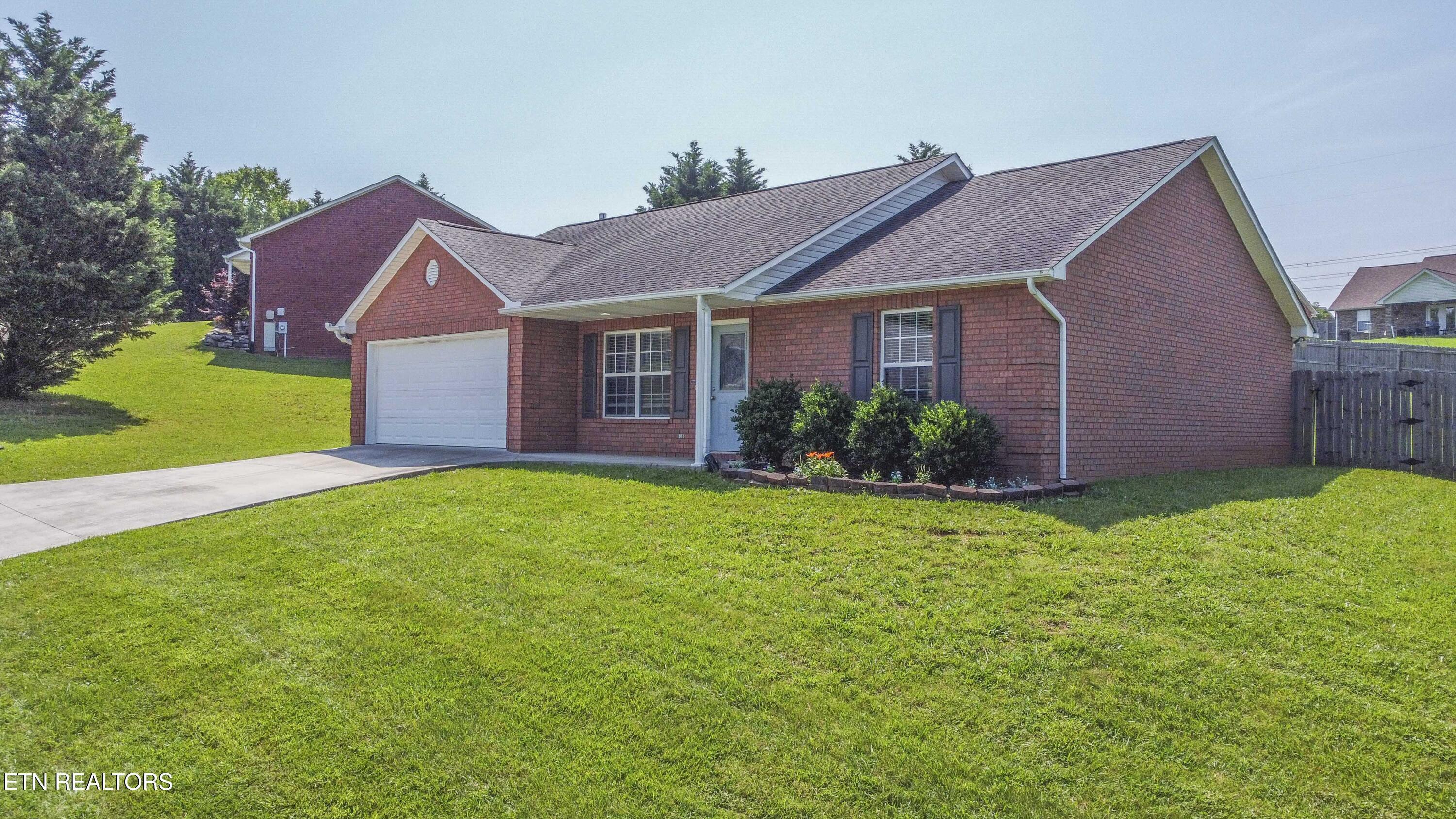 8210 Dove Wing Lane Knoxville TN 37938