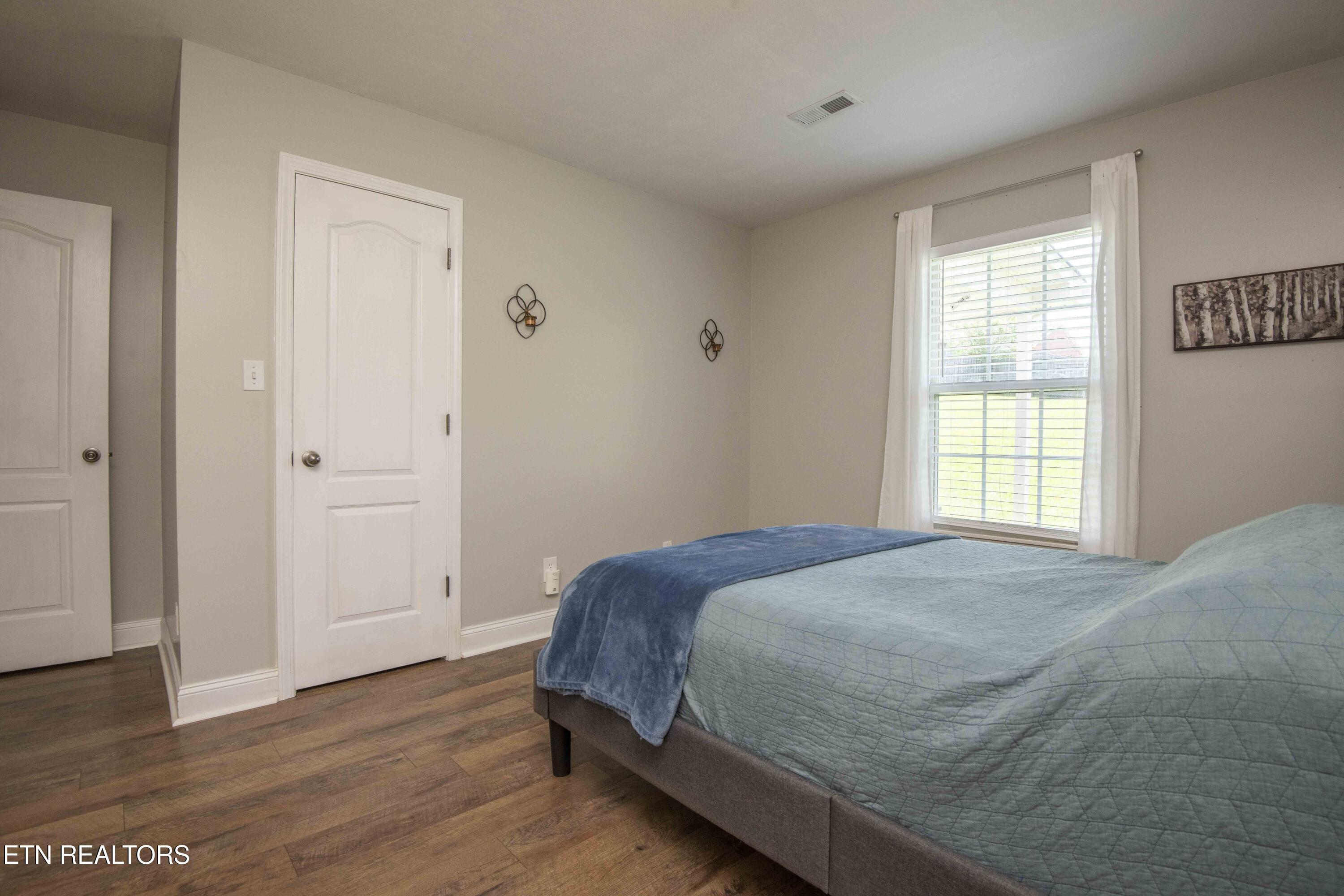 8210 Dove Wing Lane Knoxville TN 37938