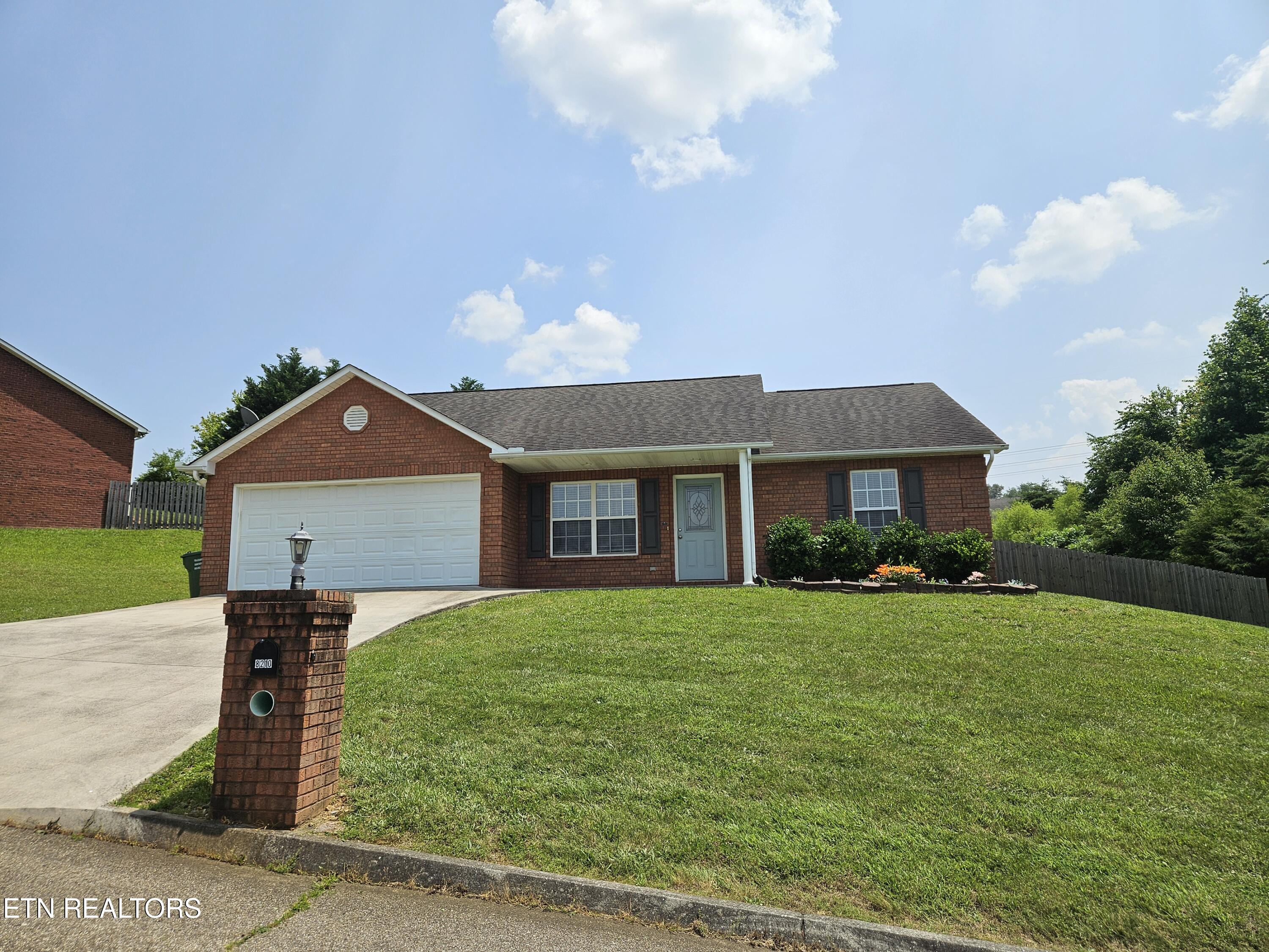 8210 Dove Wing Lane Knoxville TN 37938