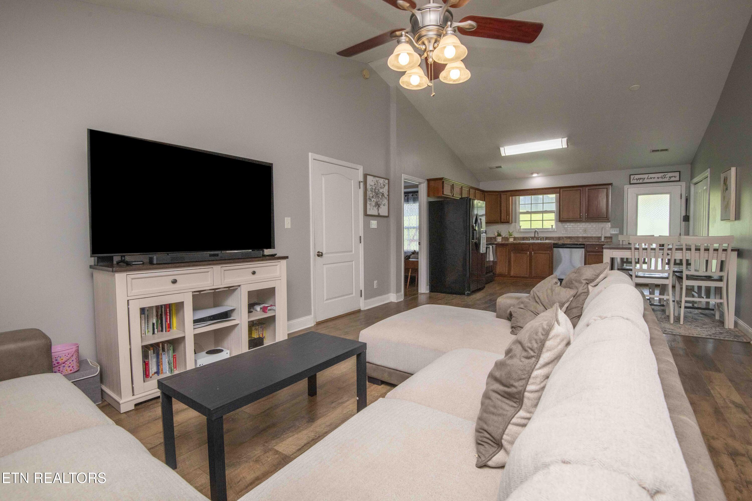 8210 Dove Wing Lane Knoxville TN 37938
