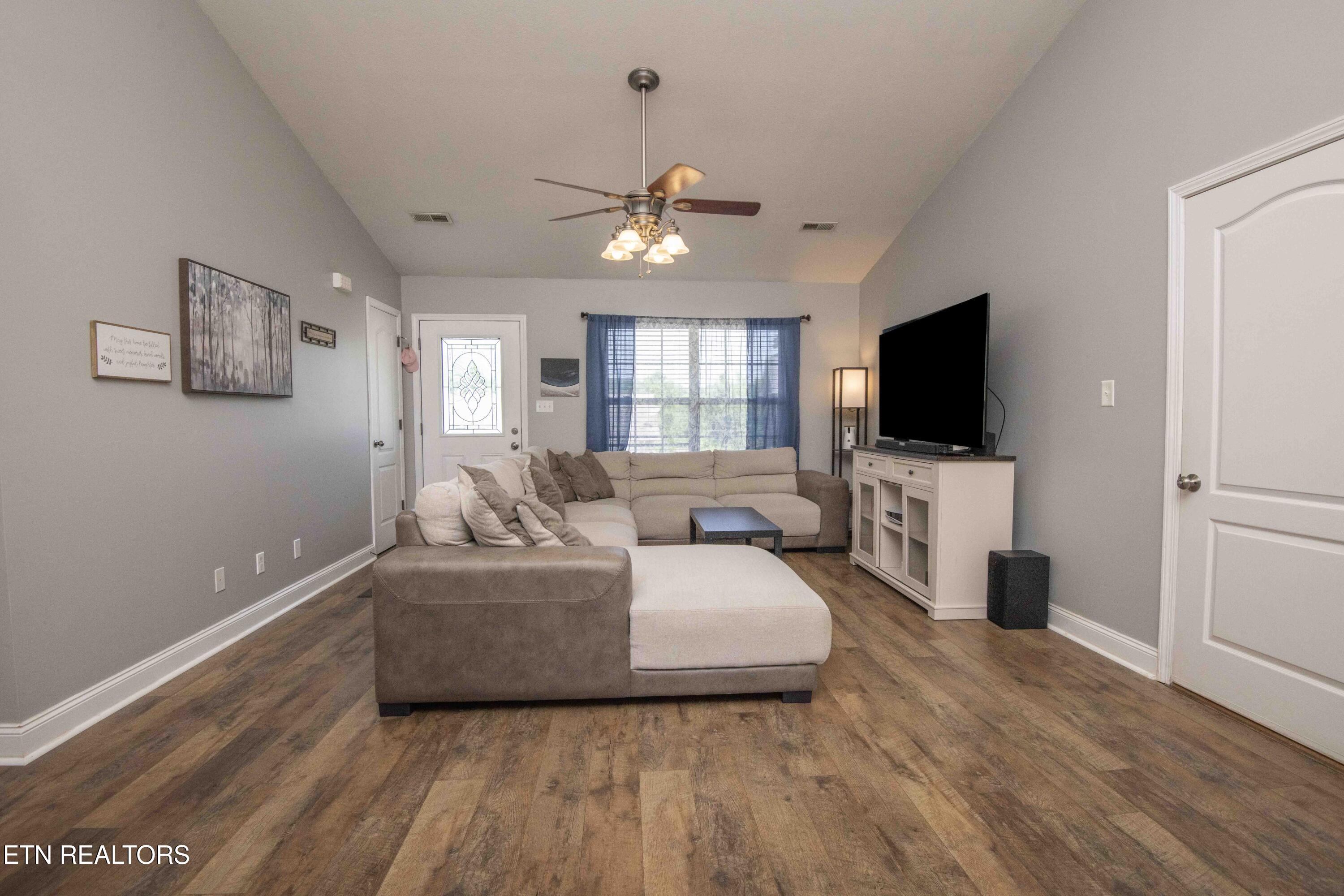 8210 Dove Wing Lane Knoxville TN 37938