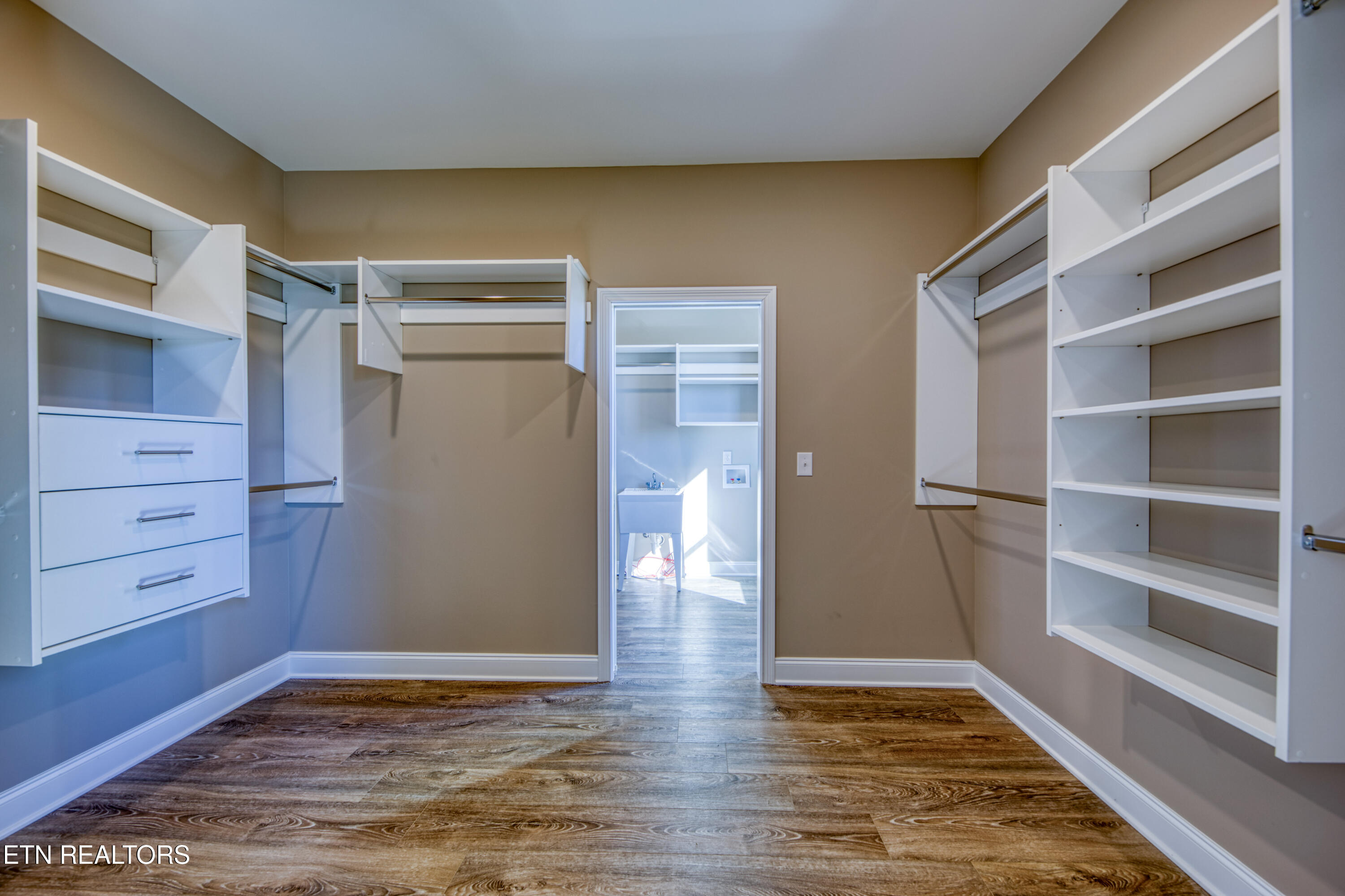 1869 Persimmon Ridge Loudon TN 37774