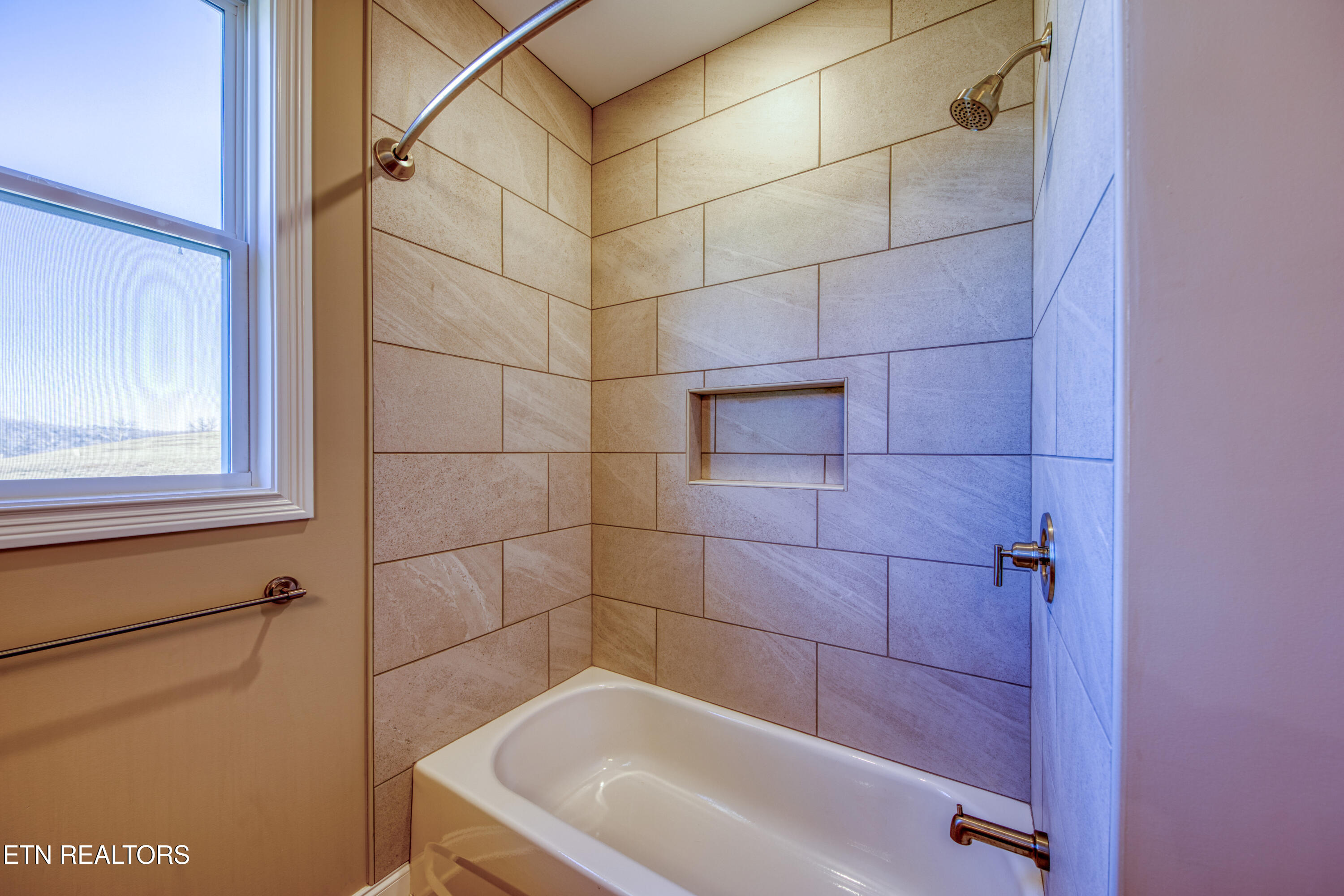 1869 Persimmon Ridge Loudon TN 37774