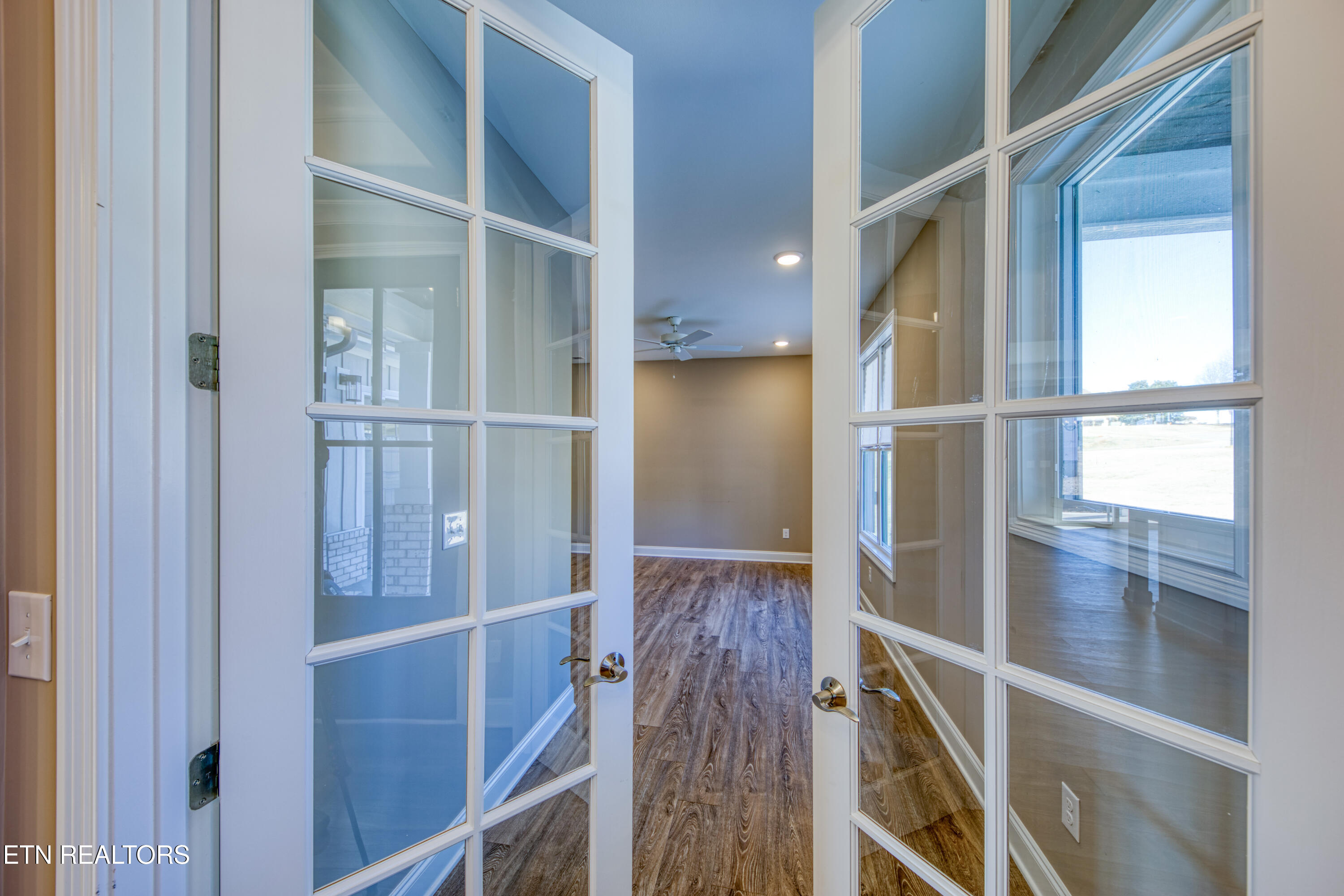 1869 Persimmon Ridge Loudon TN 37774