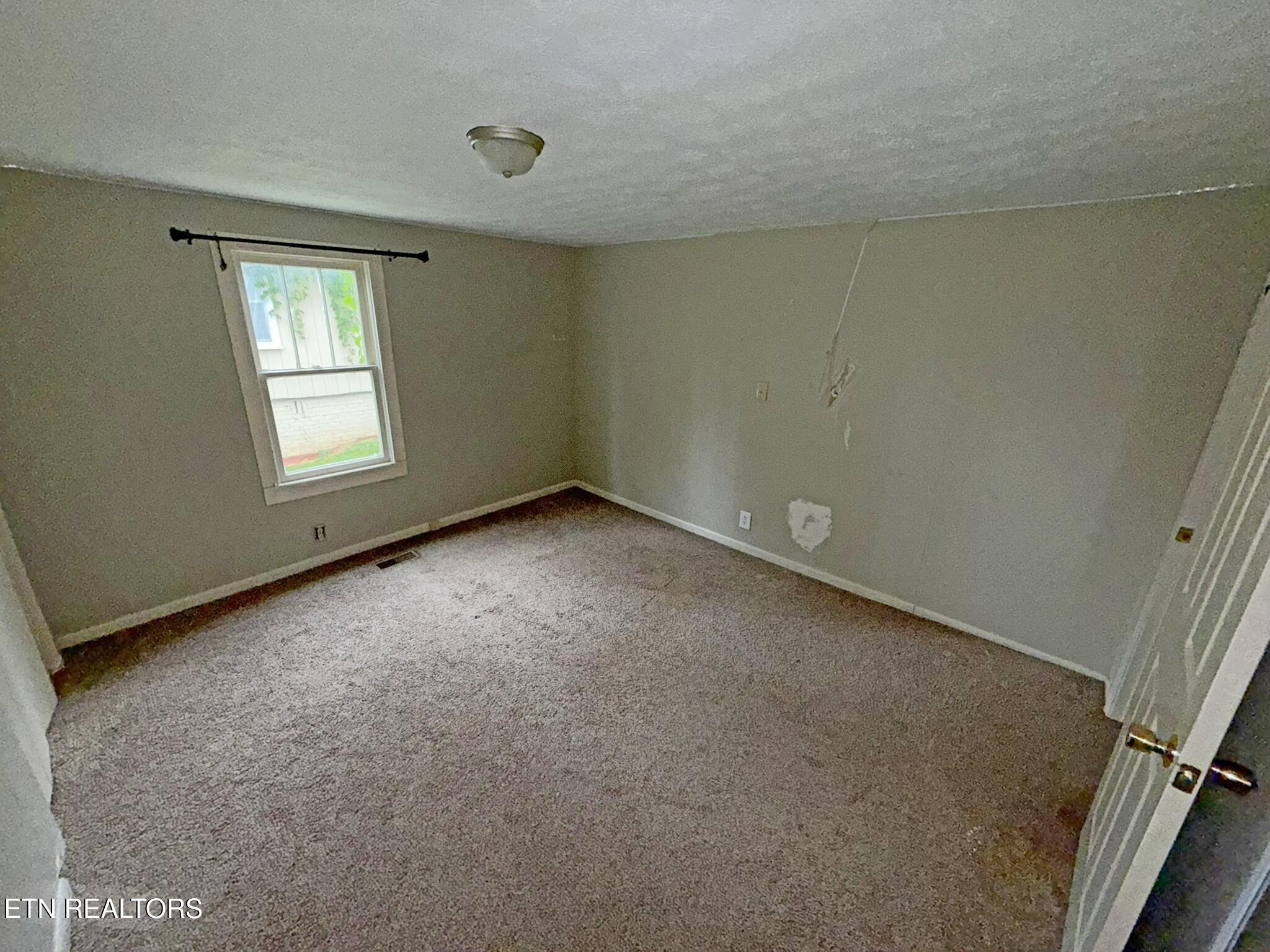 313 W Walden Street Lafollette TN 37766