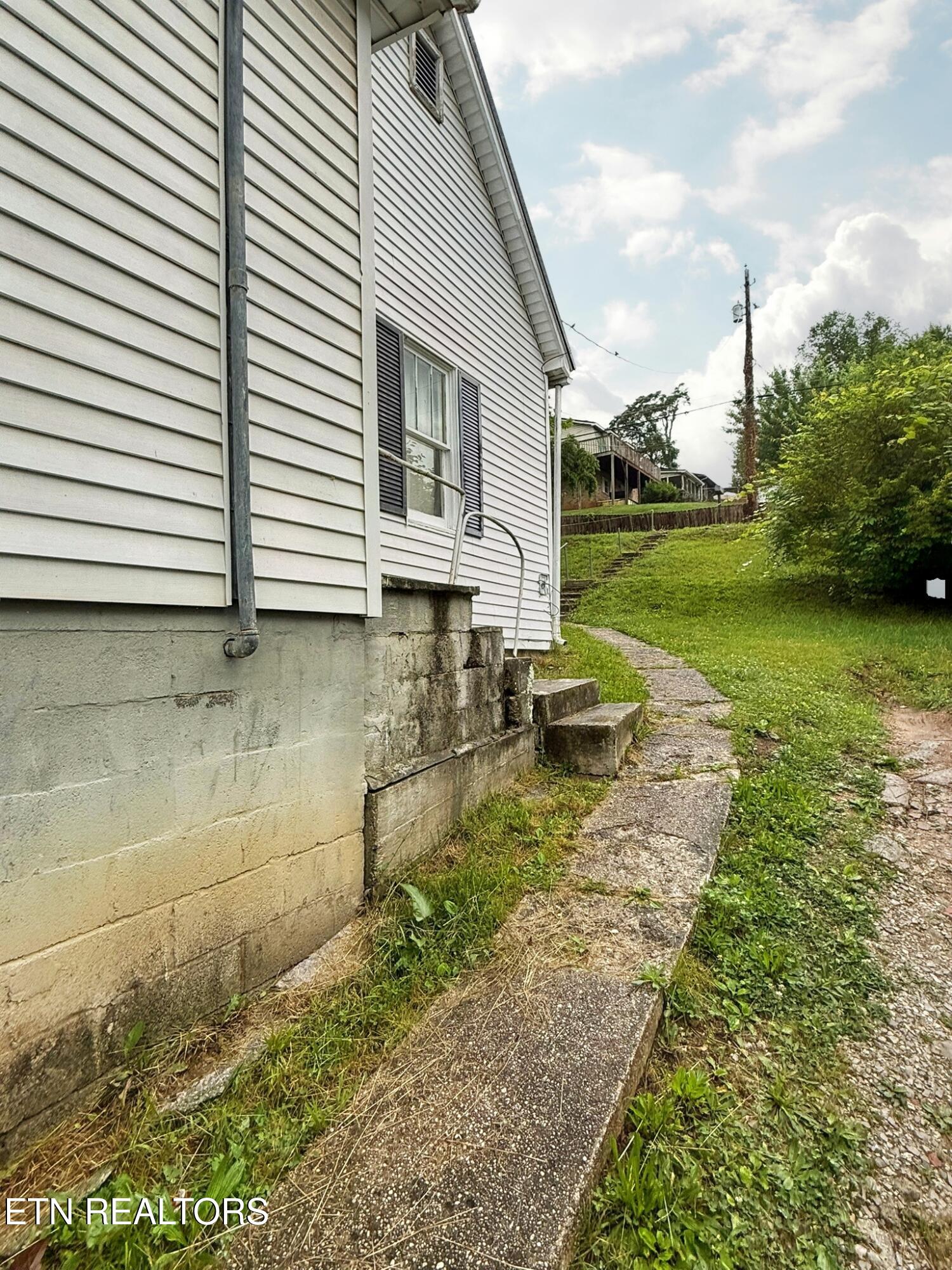 313 W Walden Street Lafollette TN 37766