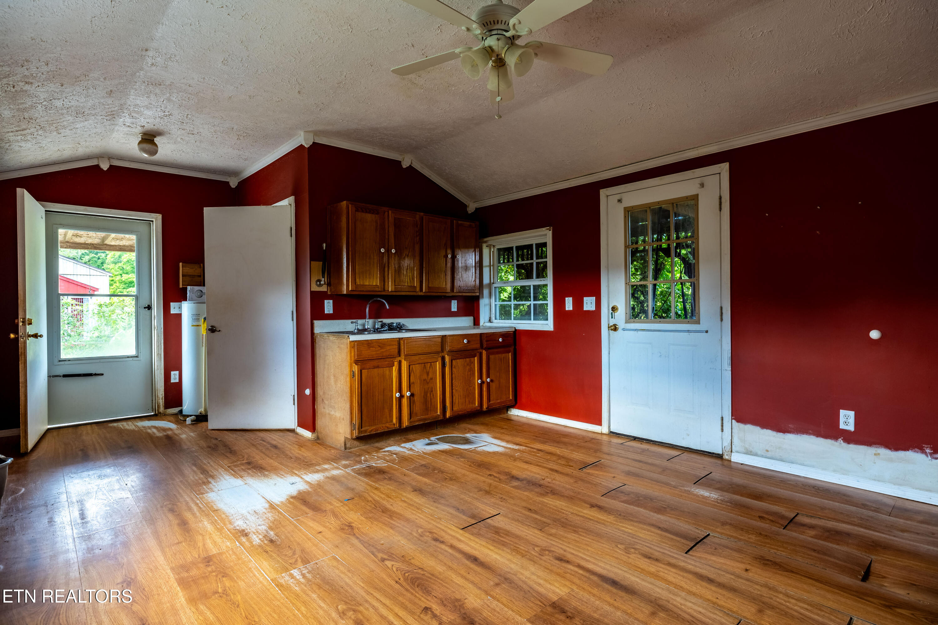 346 Christenson Road Deer Lodge TN 37726