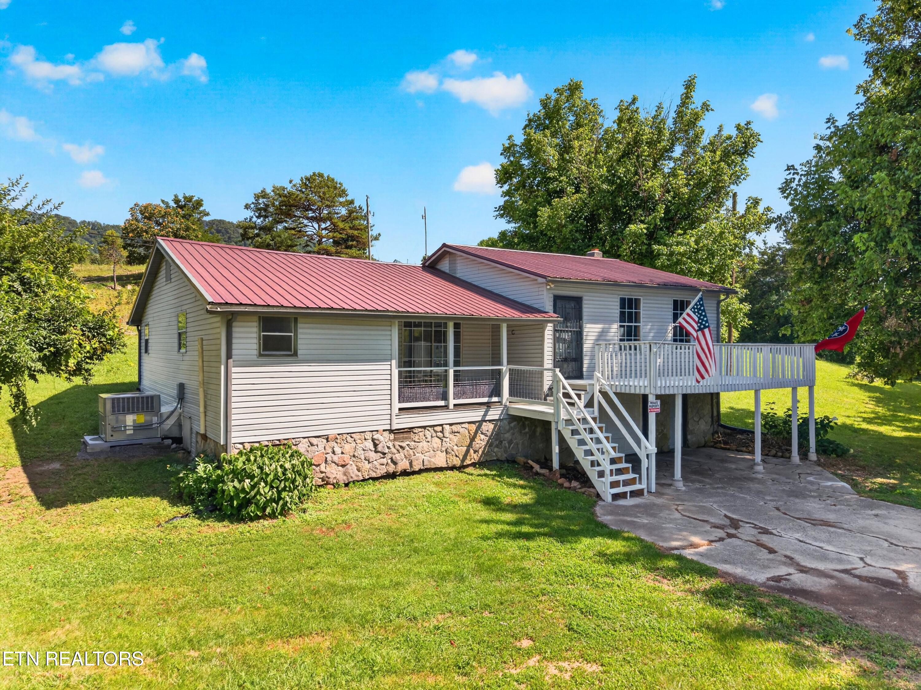 1834 Mountain Valley Highway 131 Thorn Hill TN 37881