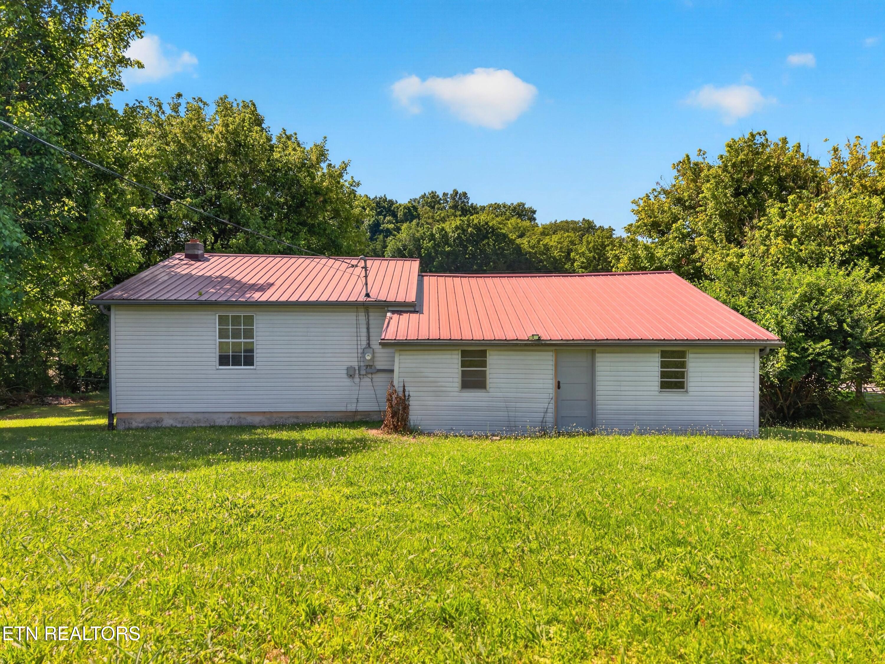 1834 Mountain Valley Highway 131 Thorn Hill TN 37881