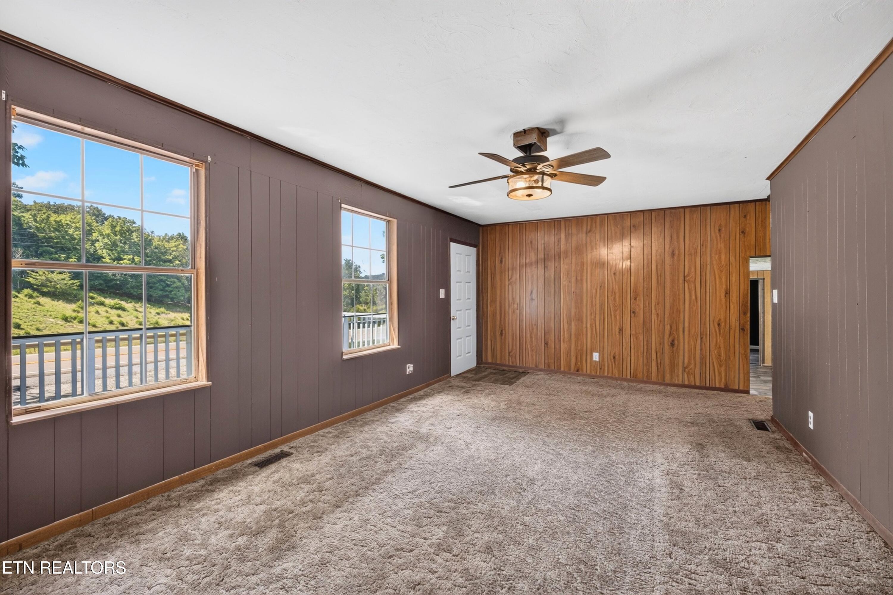 1834 Mountain Valley Highway 131 Thorn Hill TN 37881