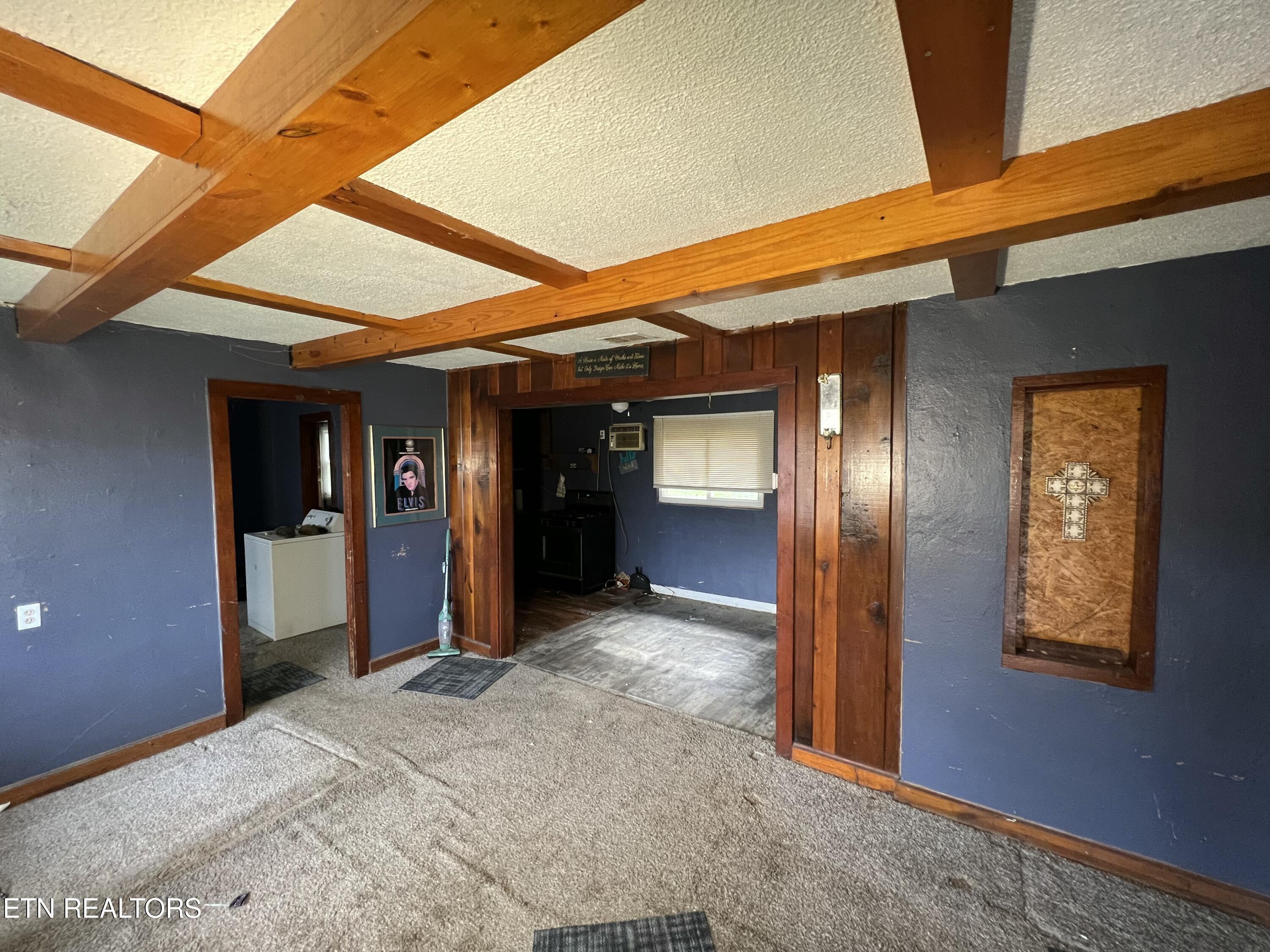 129 Turkey Road Powell TN 37849