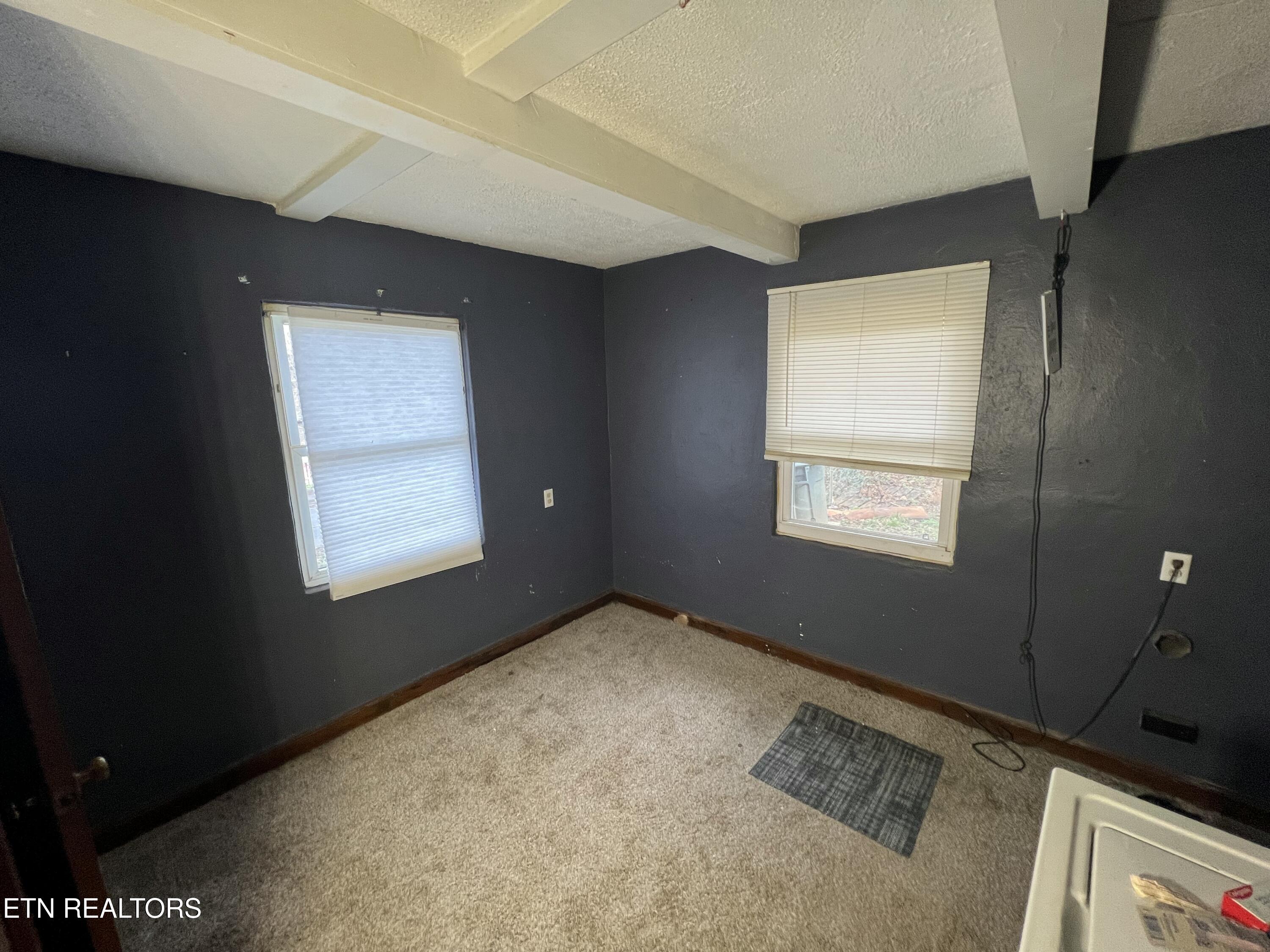 129 Turkey Road Powell TN 37849