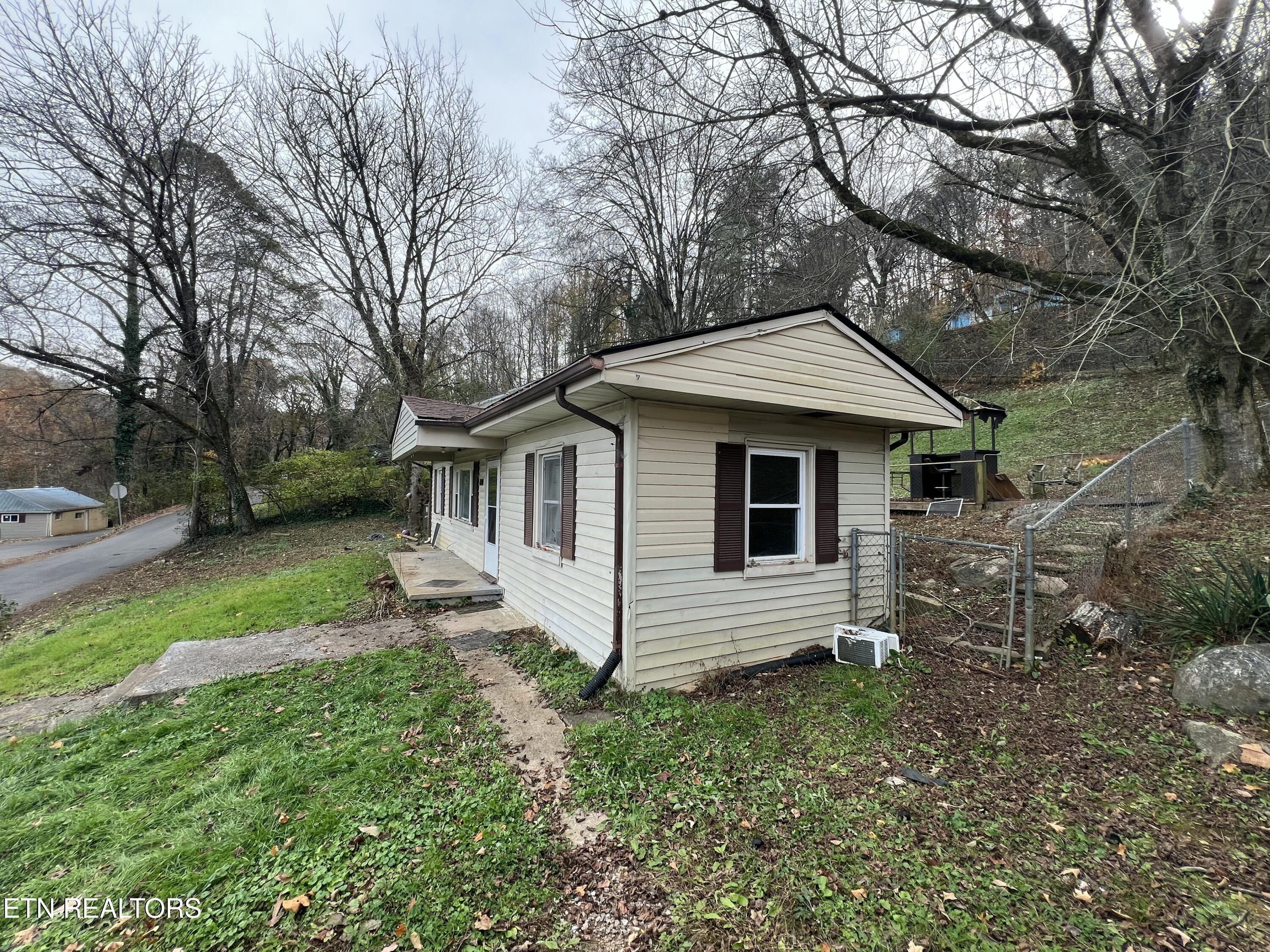 129 Turkey Road Powell TN 37849