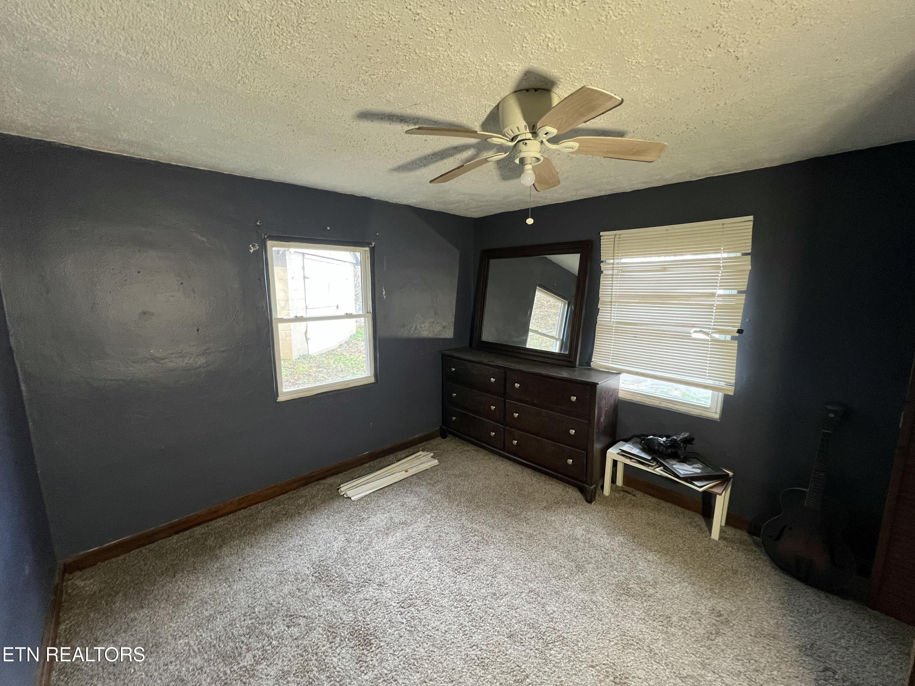 129 Turkey Road Powell TN 37849