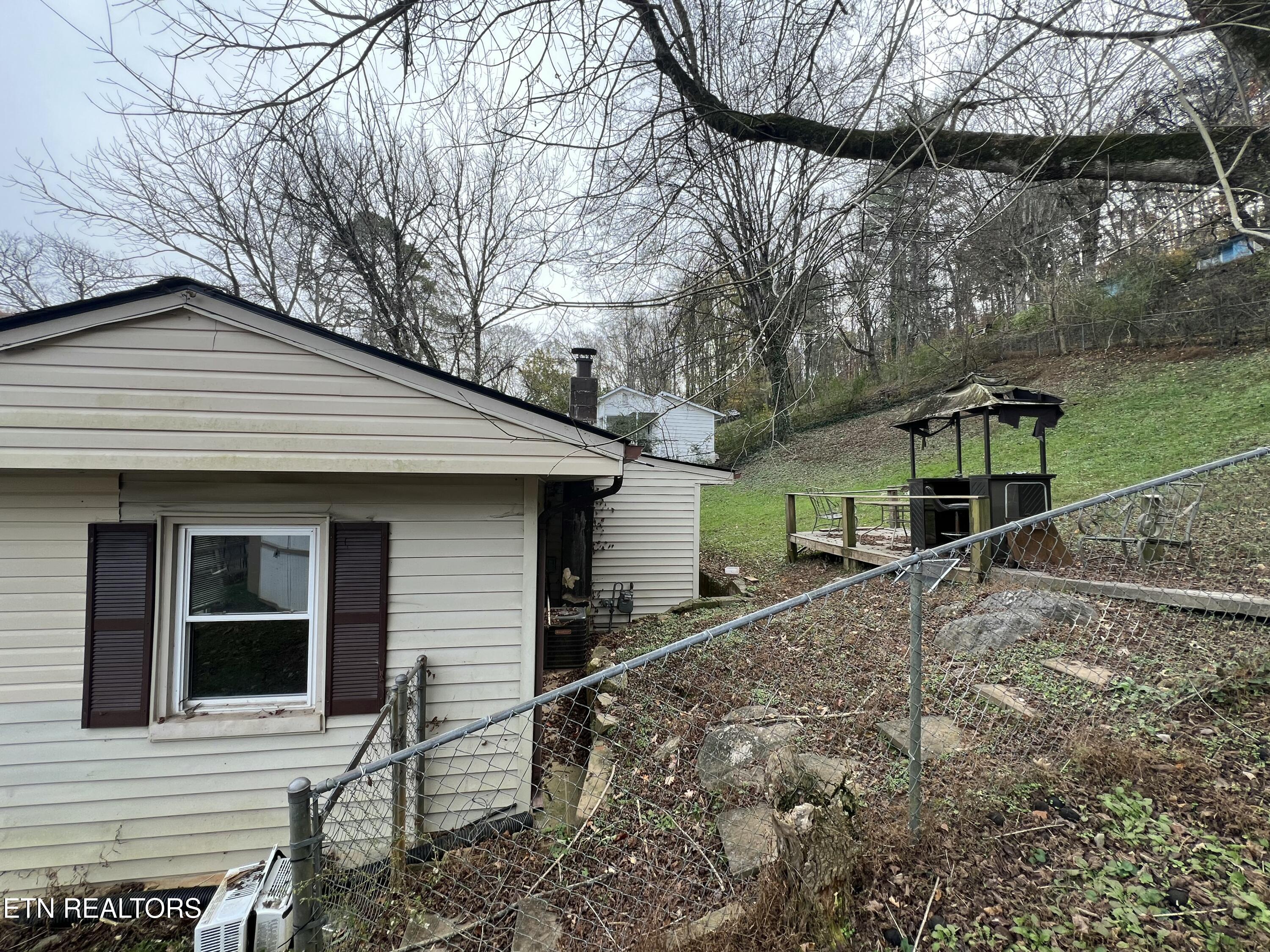 129 Turkey Road Powell TN 37849