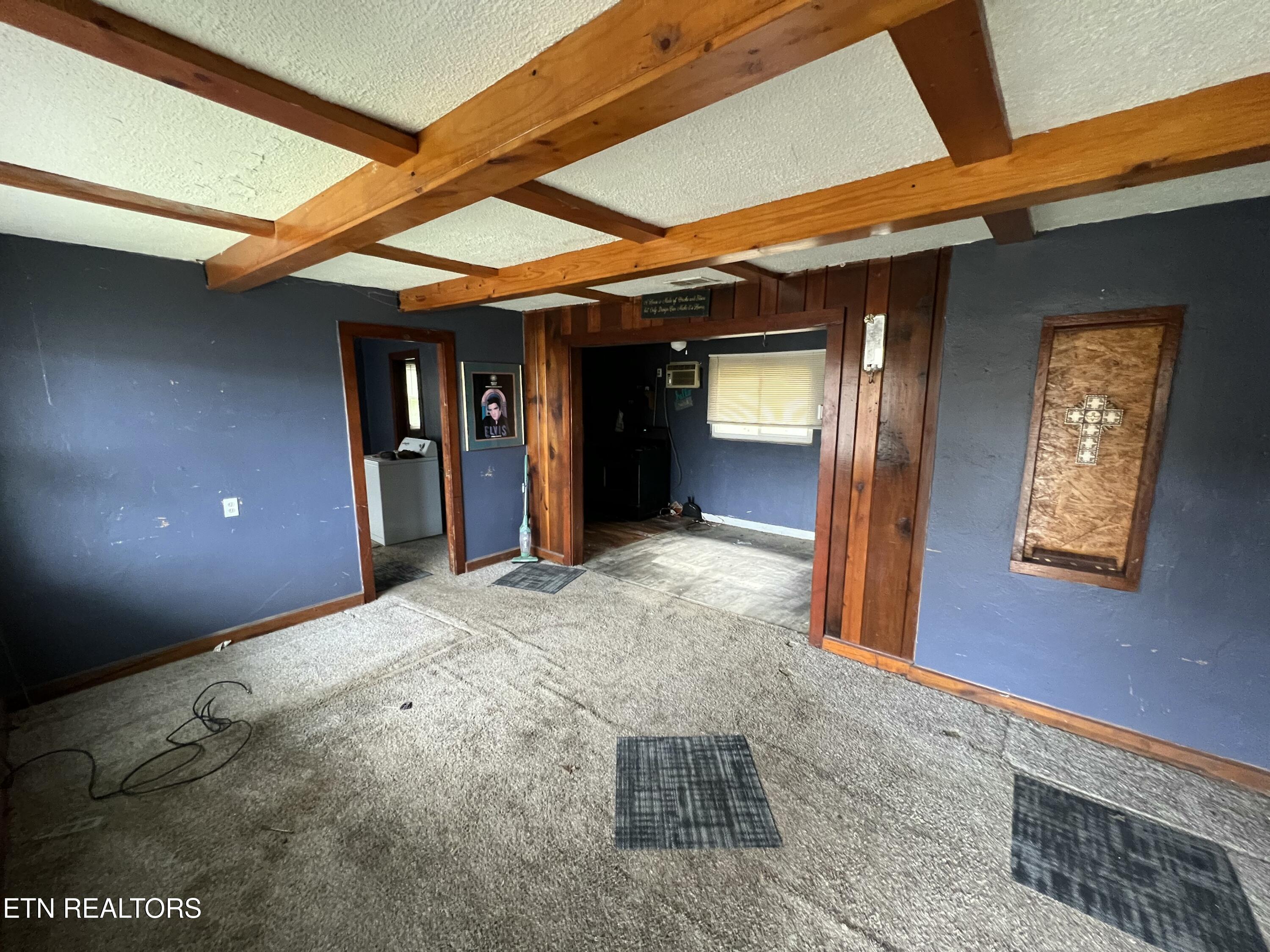 129 Turkey Road Powell TN 37849