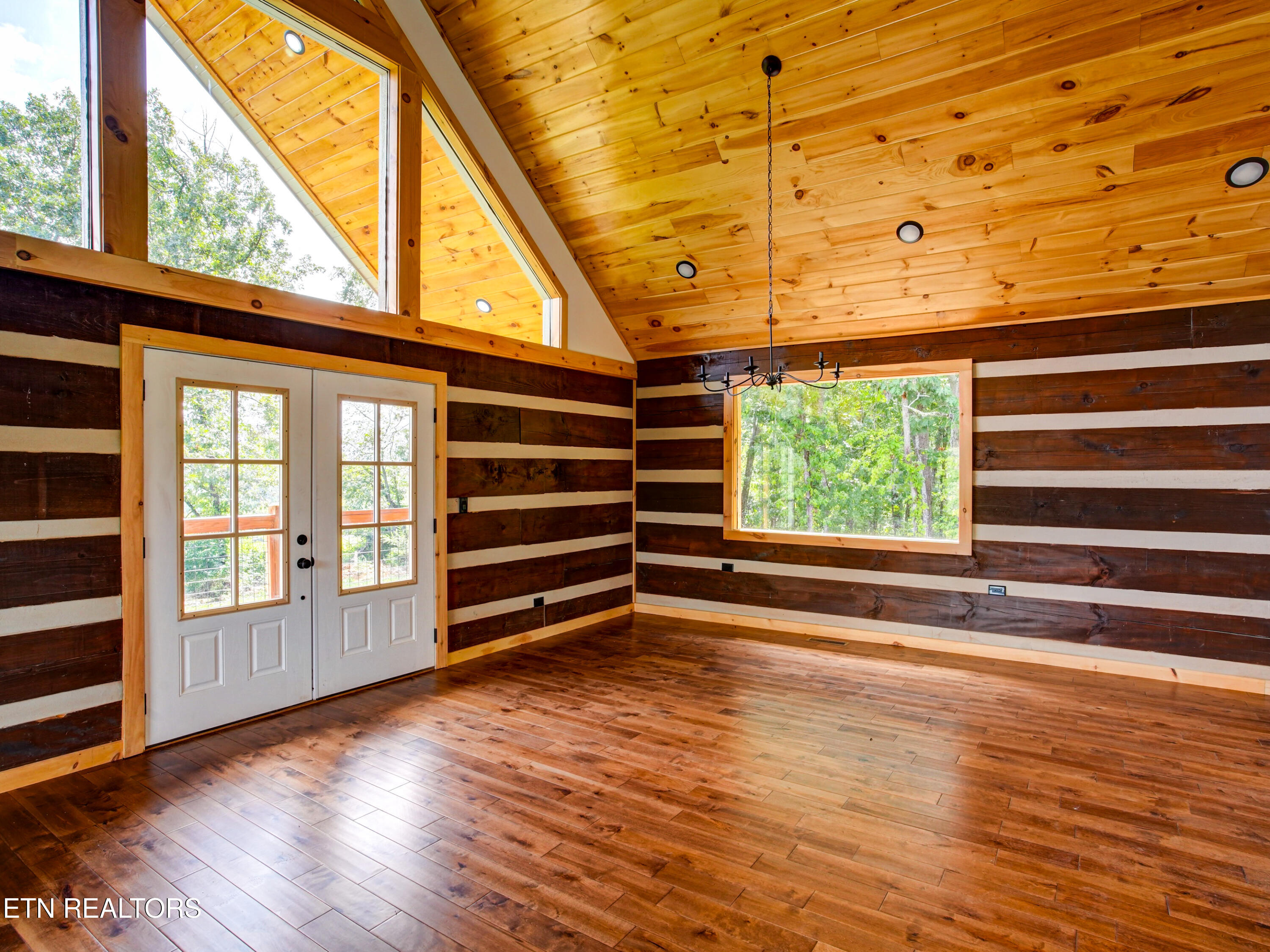 630 Douglas Ridge Drive Dandridge TN 37725