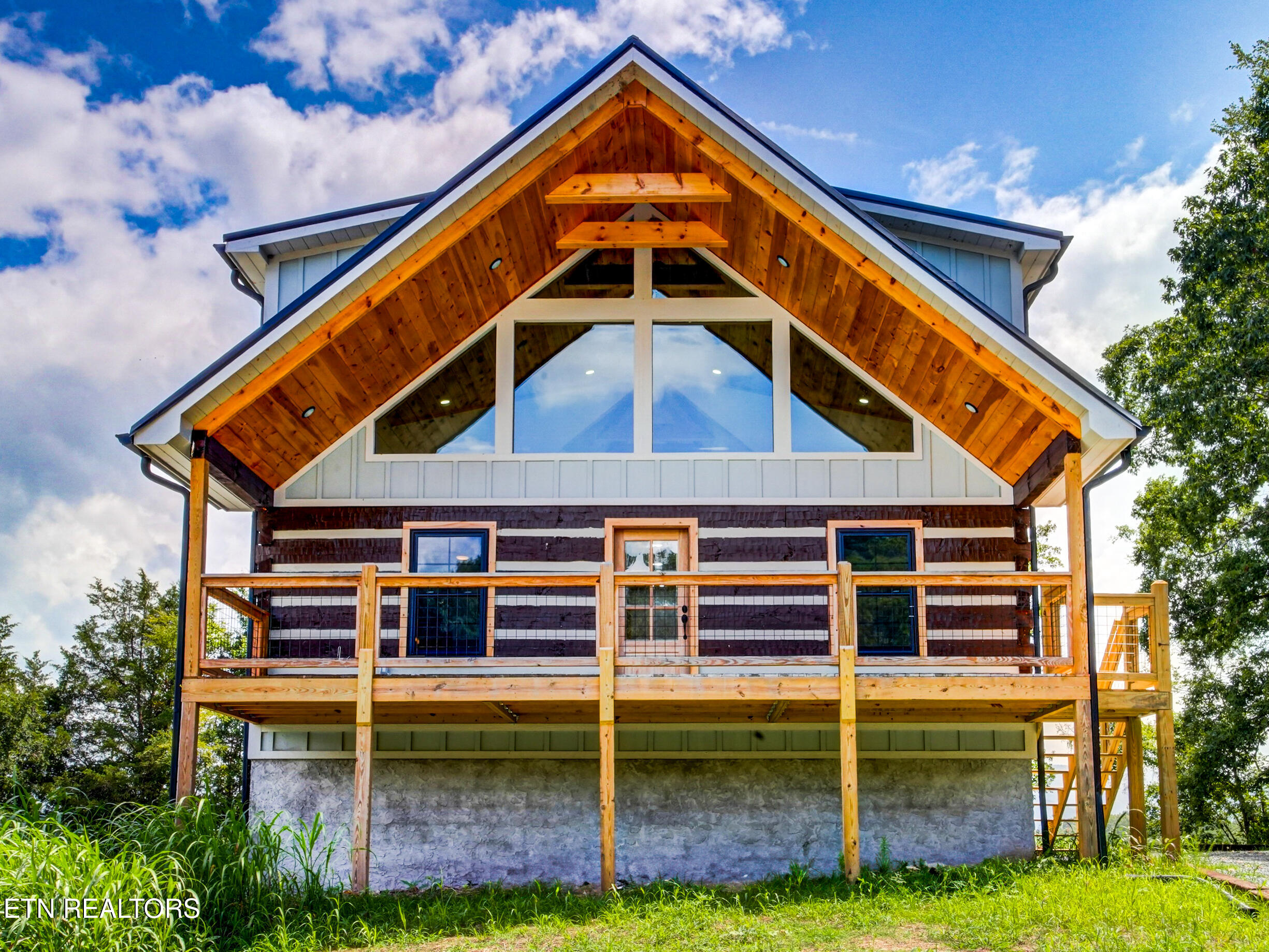 630 Douglas Ridge Drive Dandridge TN 37725