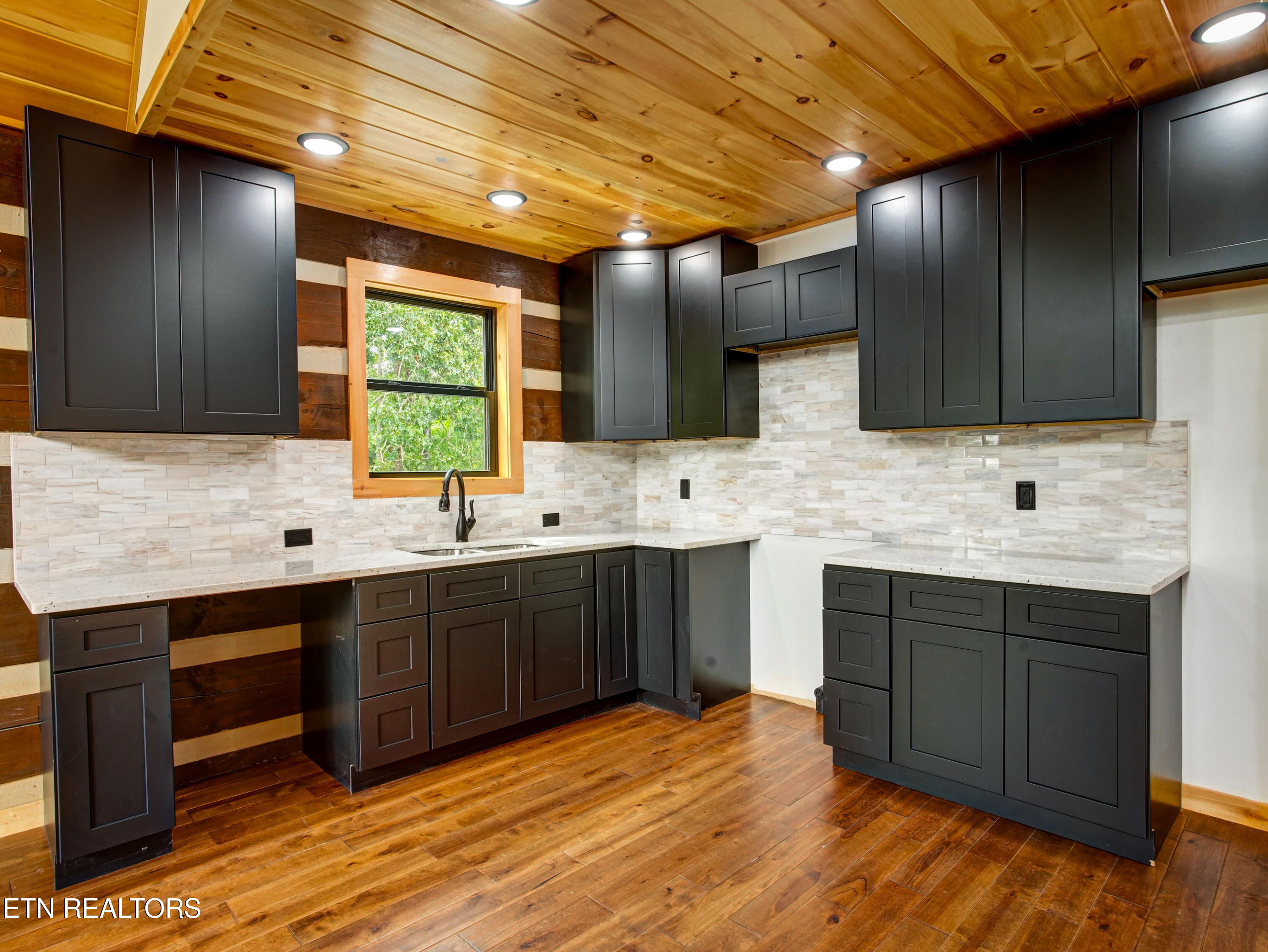 630 Douglas Ridge Drive Dandridge TN 37725